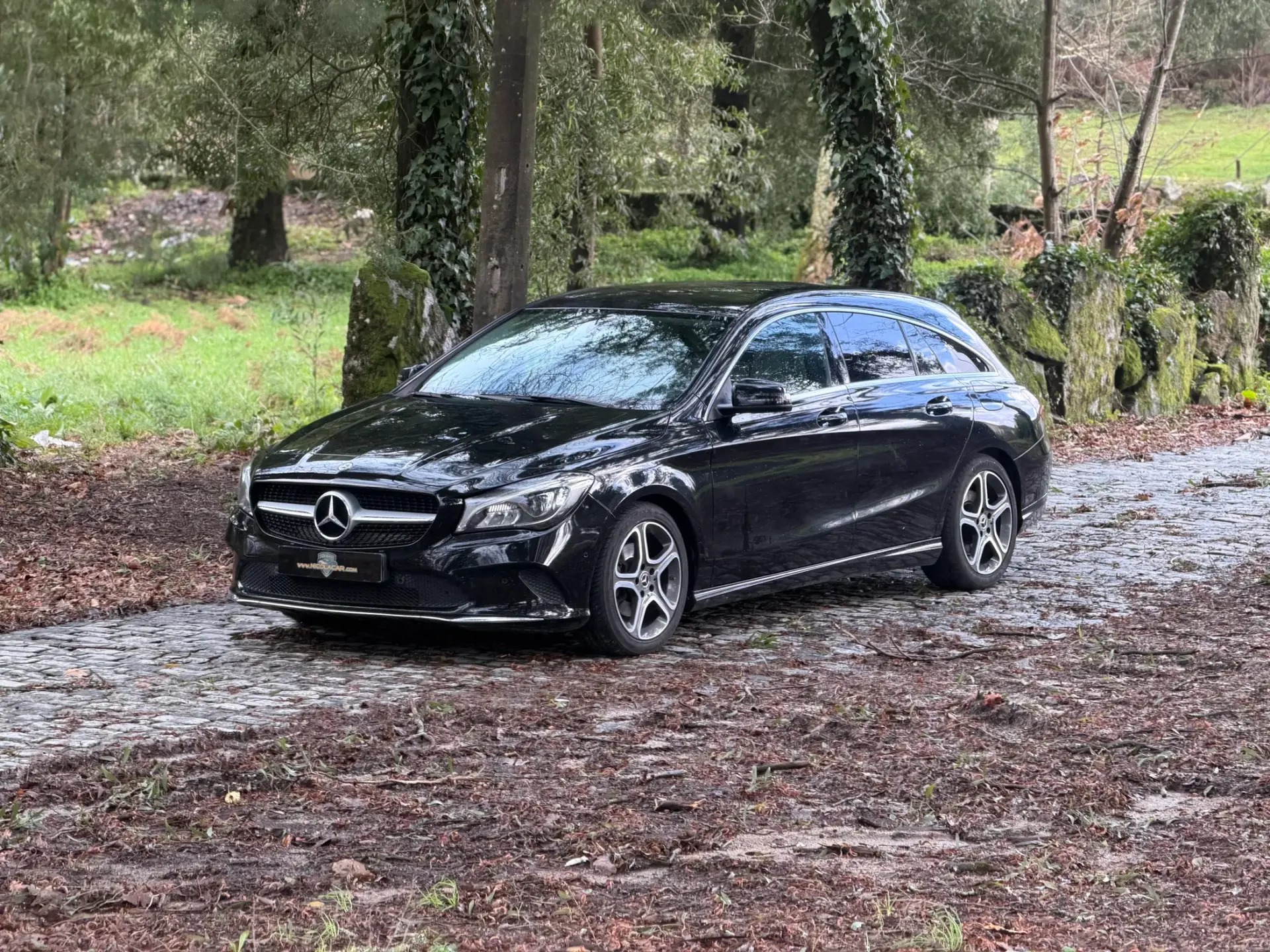 Mercedes-Benz CLA 180 d Shooting Brake Urban 3