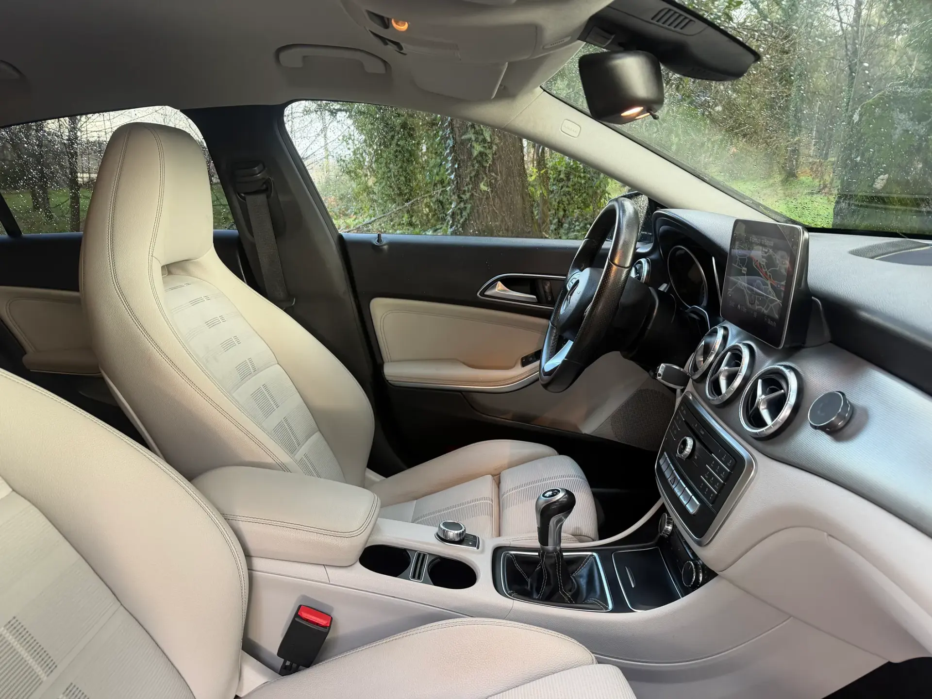 Mercedes-Benz CLA 180 d Shooting Brake Urban 28