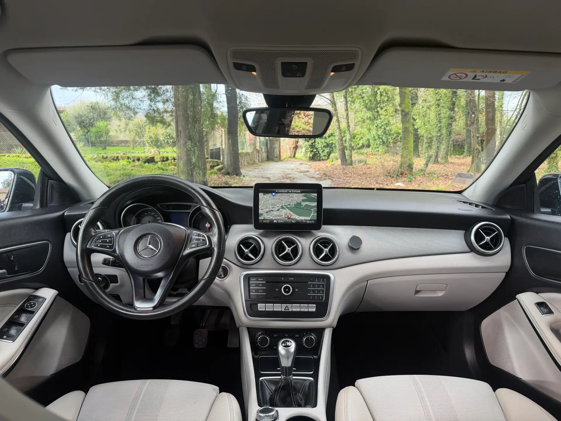 Mercedes-Benz CLA 180 d Shooting Brake Urban 29