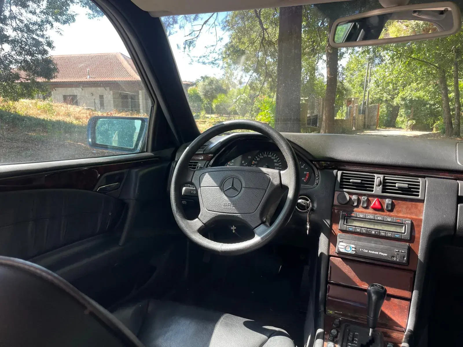 Mercedes-Benz E 300 TD Classic 12
