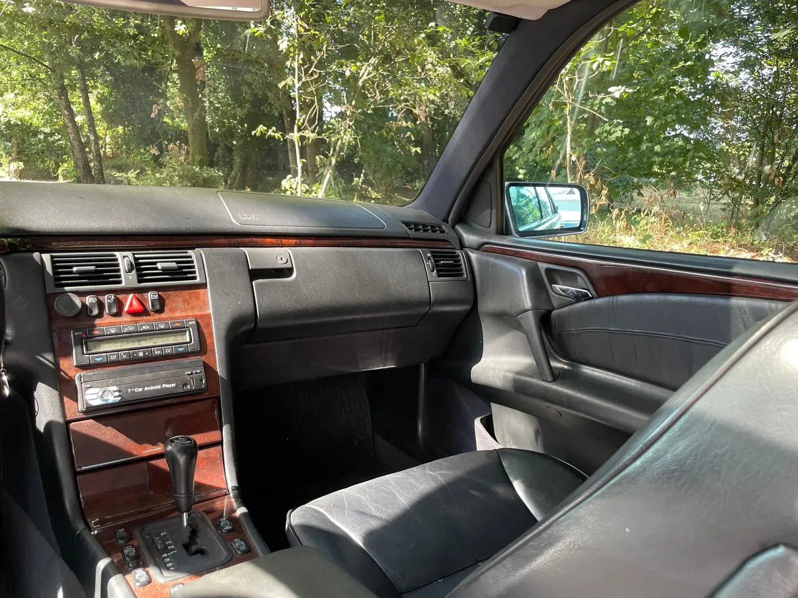 Mercedes-Benz E 300 TD Classic 21