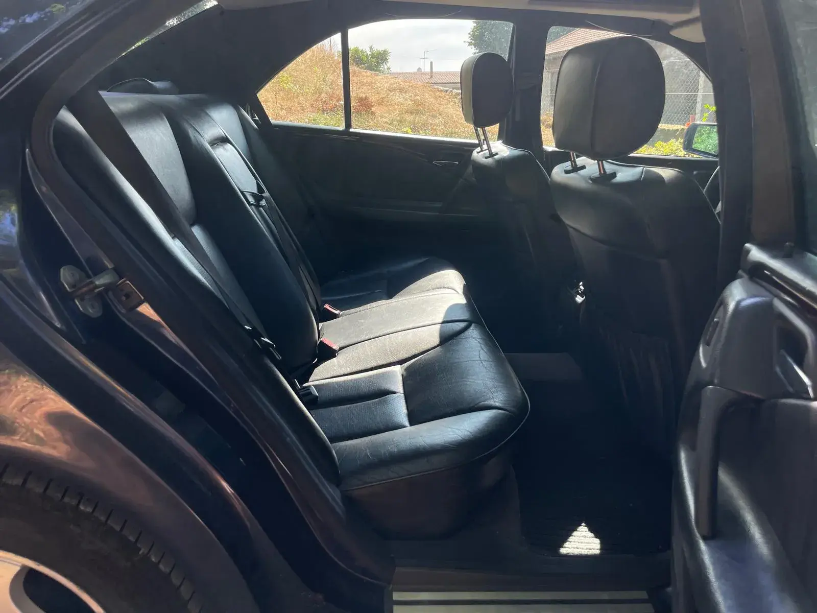 Mercedes-Benz E 300 TD Classic 28