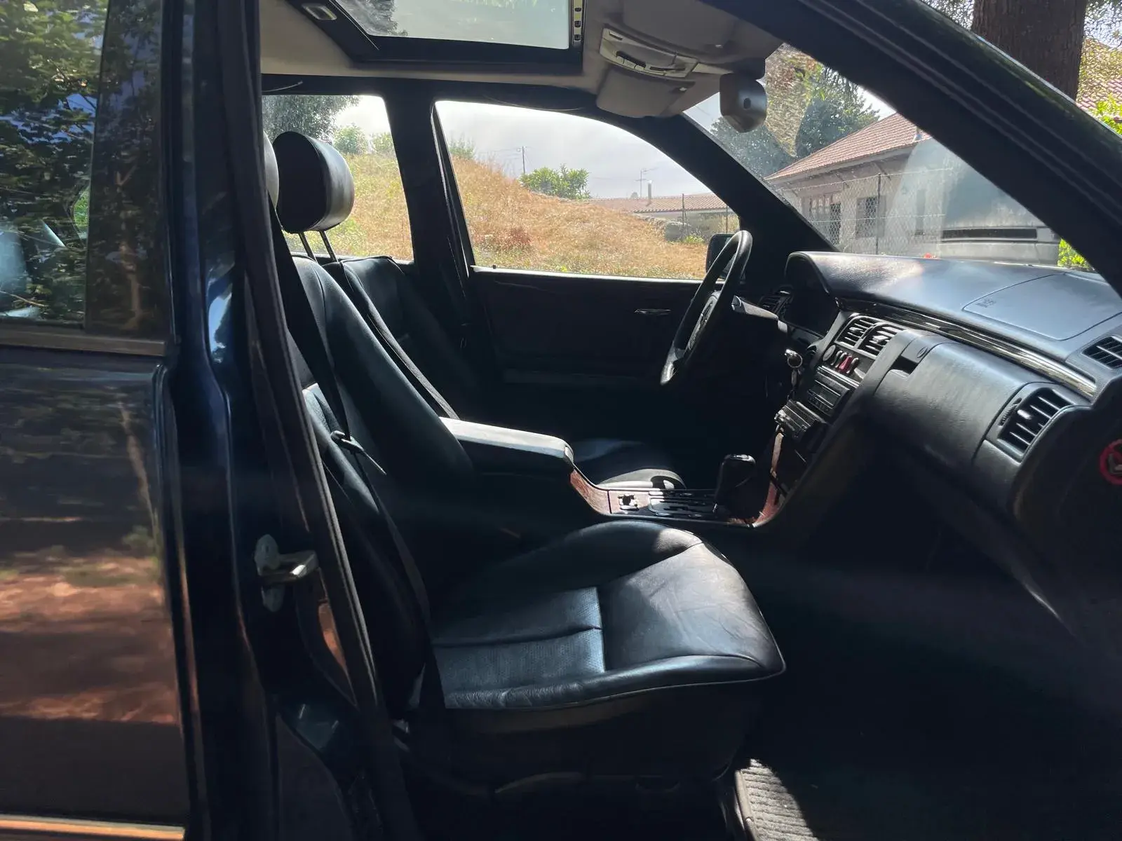 Mercedes-Benz E 300 TD Classic 27
