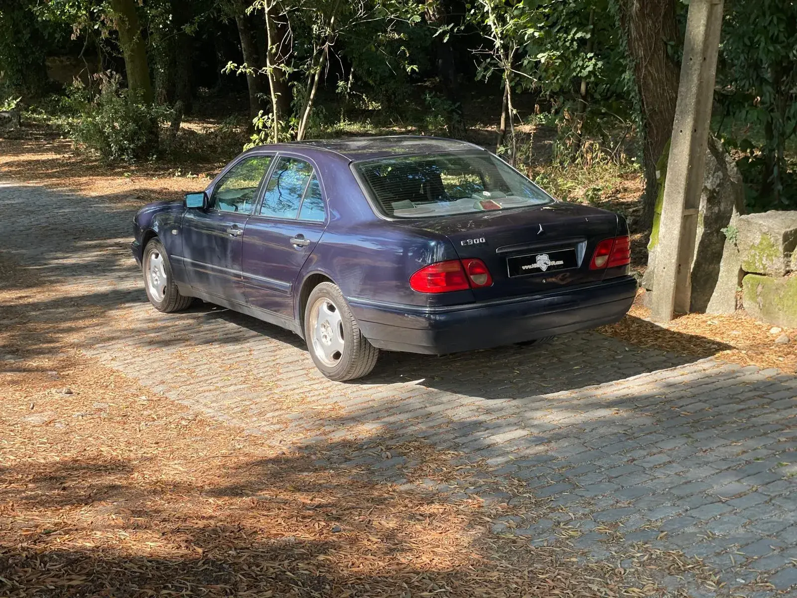 Mercedes-Benz E 300 TD Classic 32