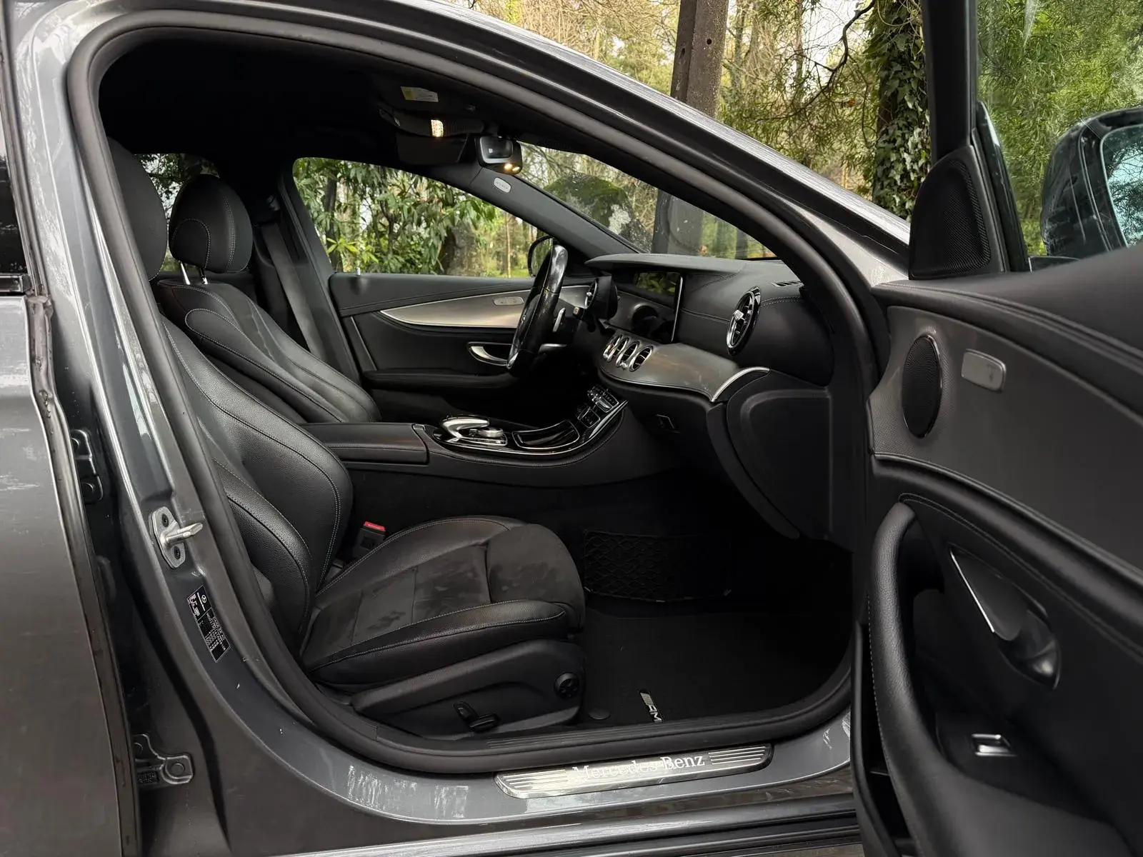 Mercedes-Benz E 300 de AMG Line 11