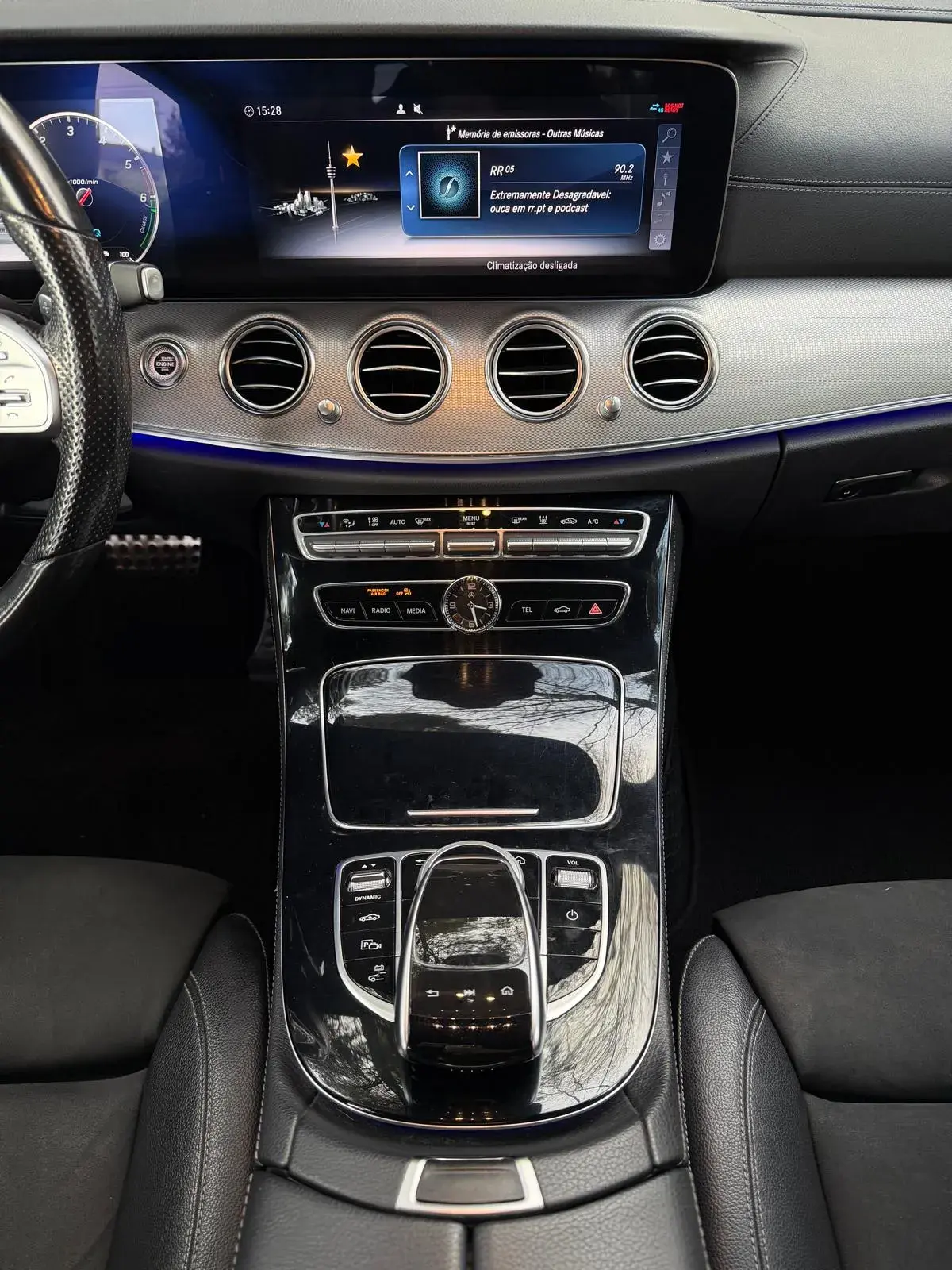 Mercedes-Benz E 300 de AMG Line 14