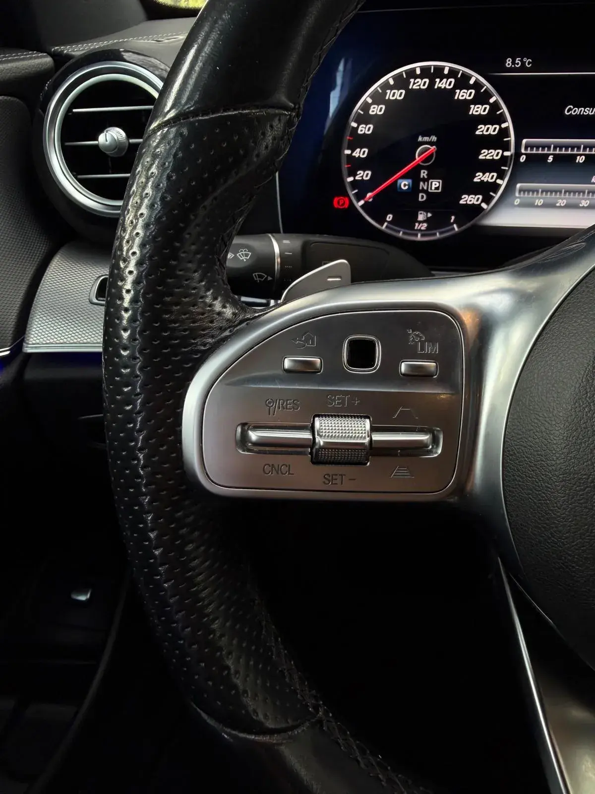 Mercedes-Benz E 300 de AMG Line 16