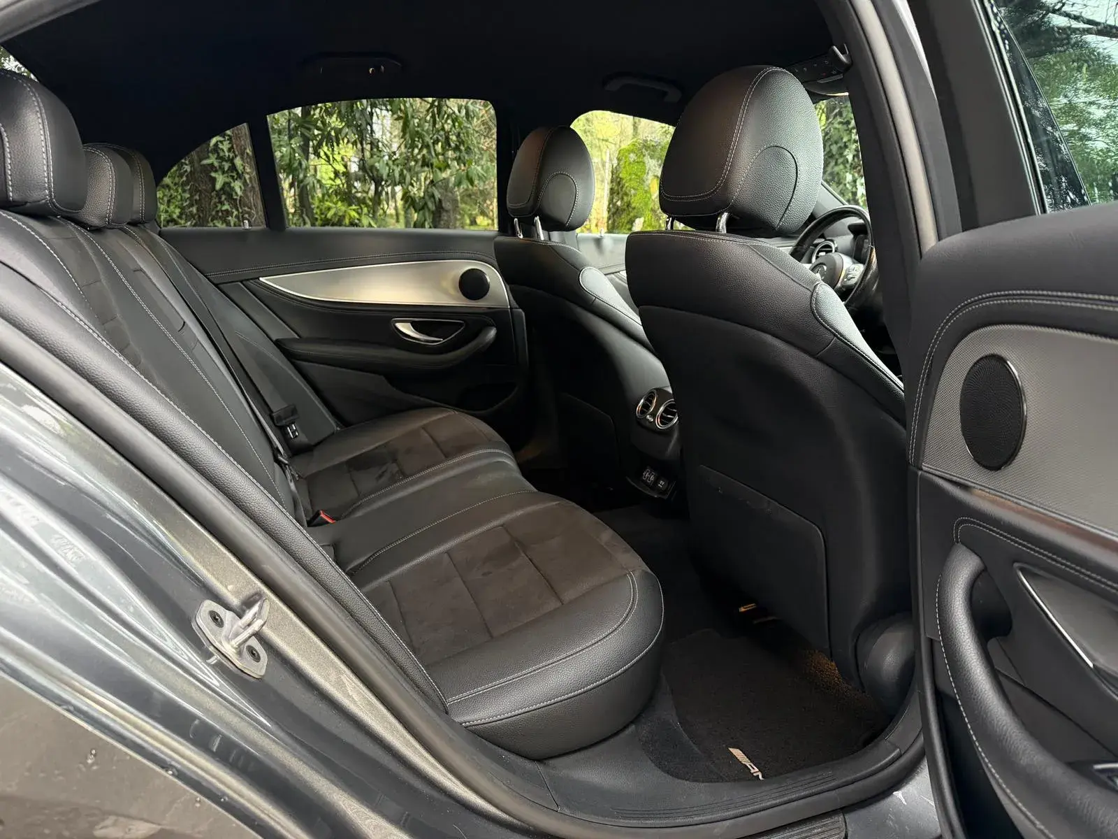 Mercedes-Benz E 300 de AMG Line 28