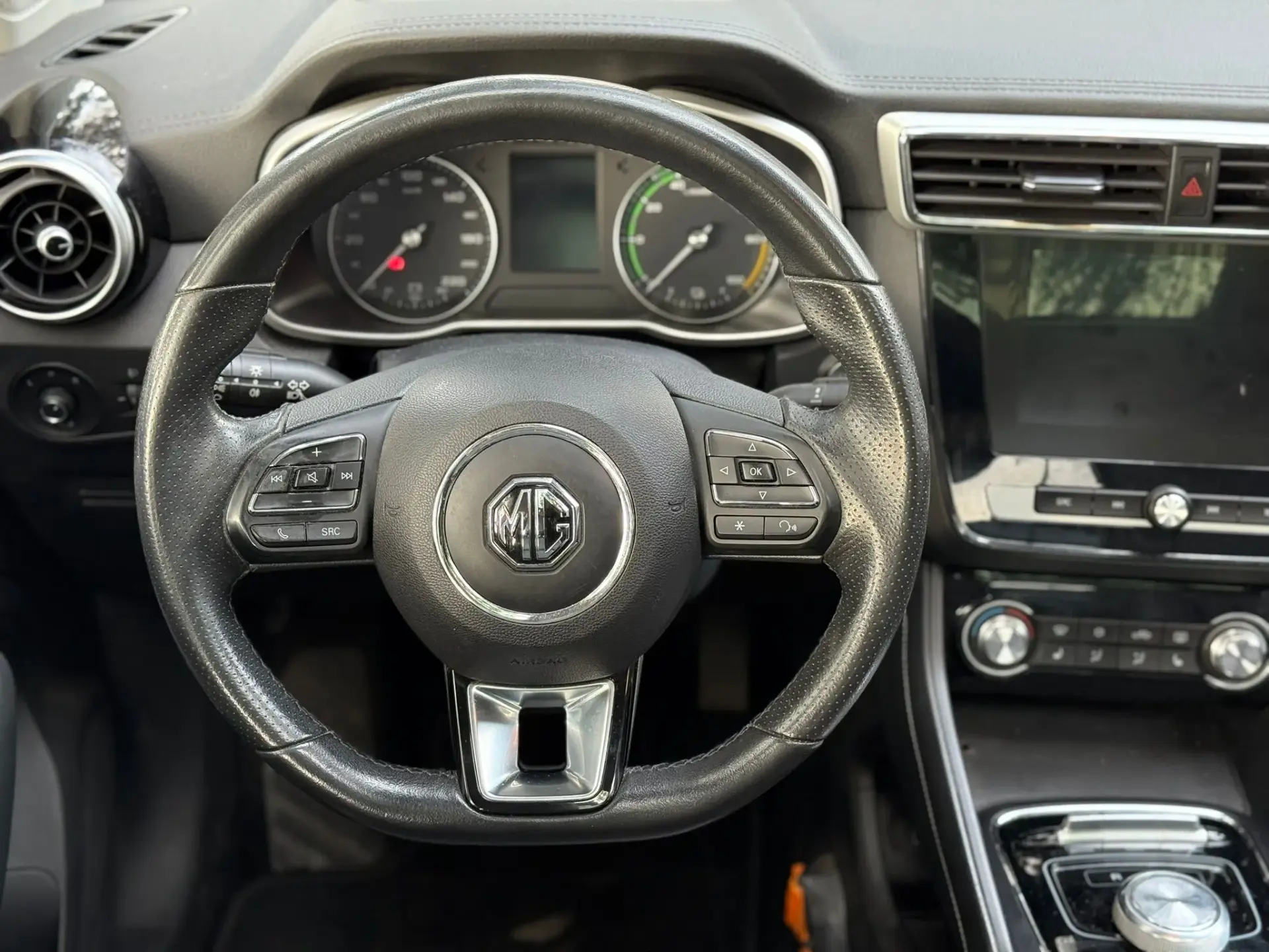 MG ZS Maximal Luxury 12