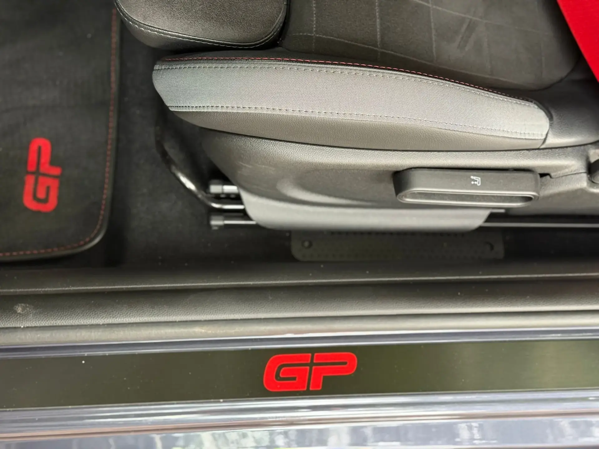 MINI 3 Portas John Cooper Works GP Aut. 33