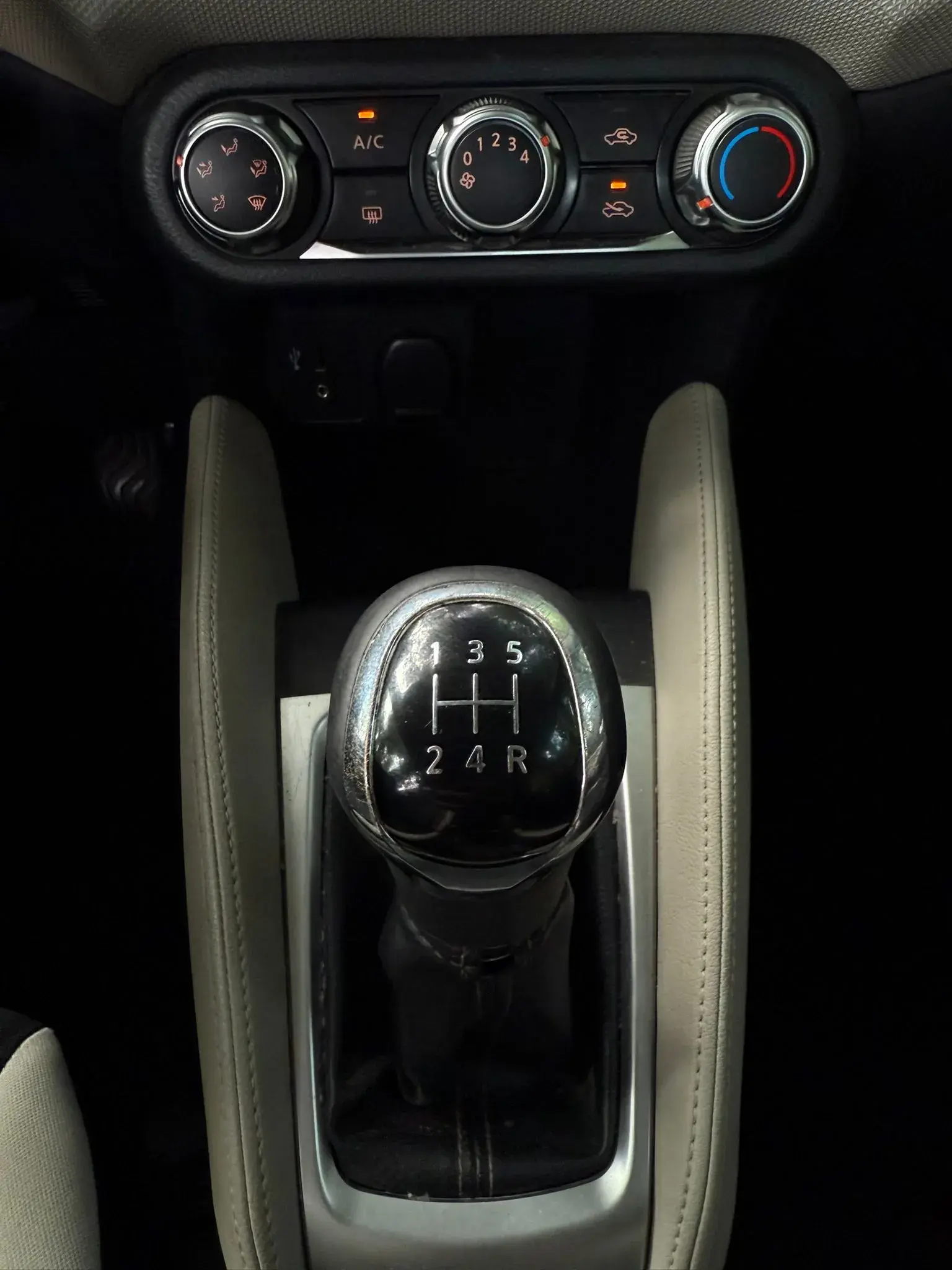 Nissan Micra 1.5 dCi N-Connecta 17