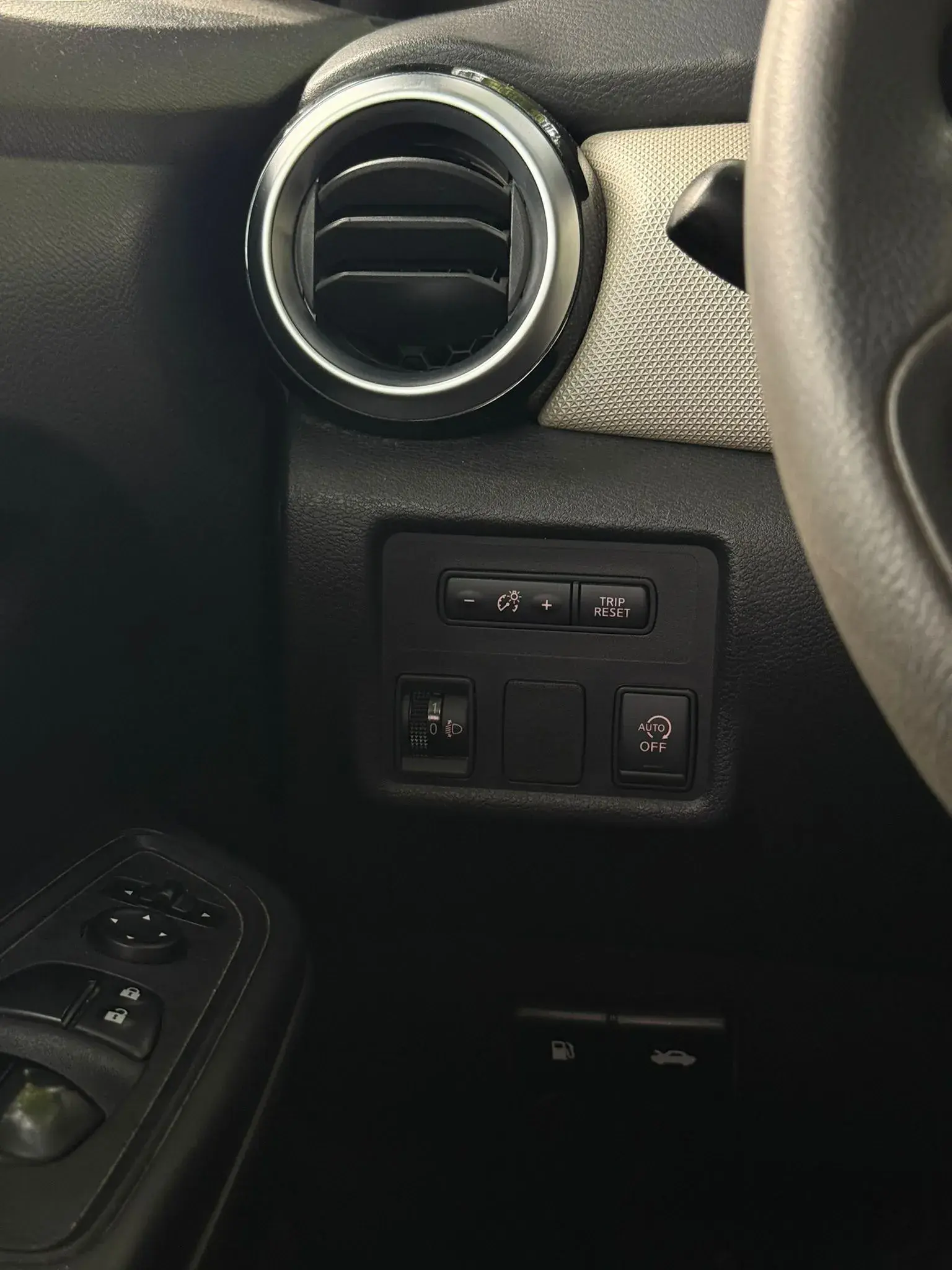 Nissan Micra 1.5 dCi N-Connecta 19