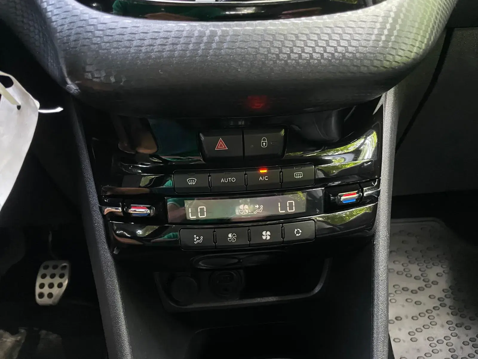 Peugeot 2008 1.2 PureTech GT Line 28