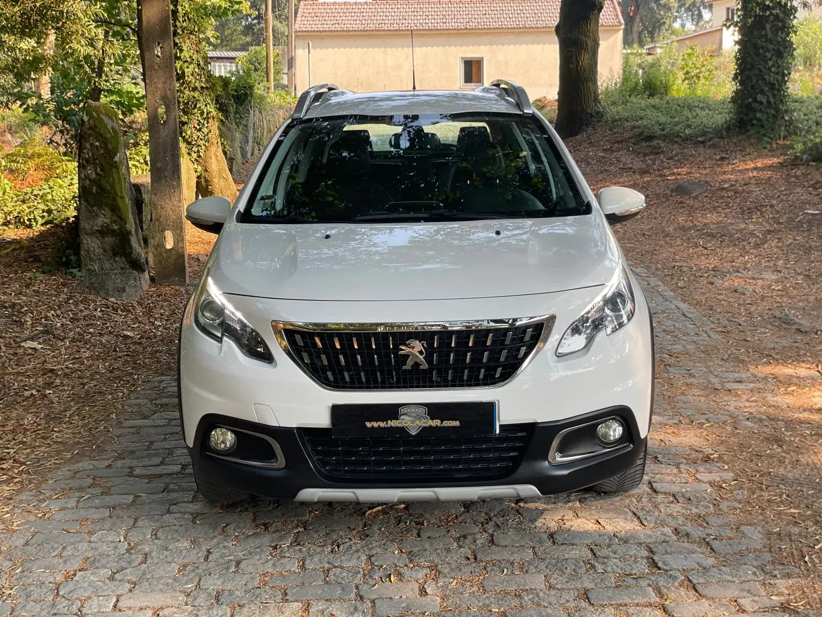 Peugeot 2008 1.2 PureTech Allure 2