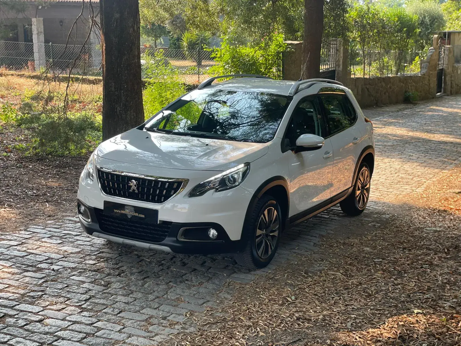 Peugeot 2008 1.2 PureTech Allure 3