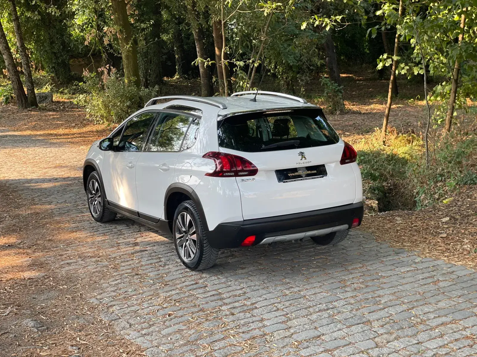 Peugeot 2008 1.2 PureTech Allure 6