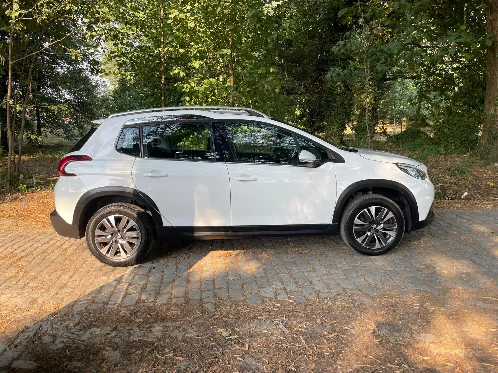 Peugeot 2008 1.2 PureTech Allure 7