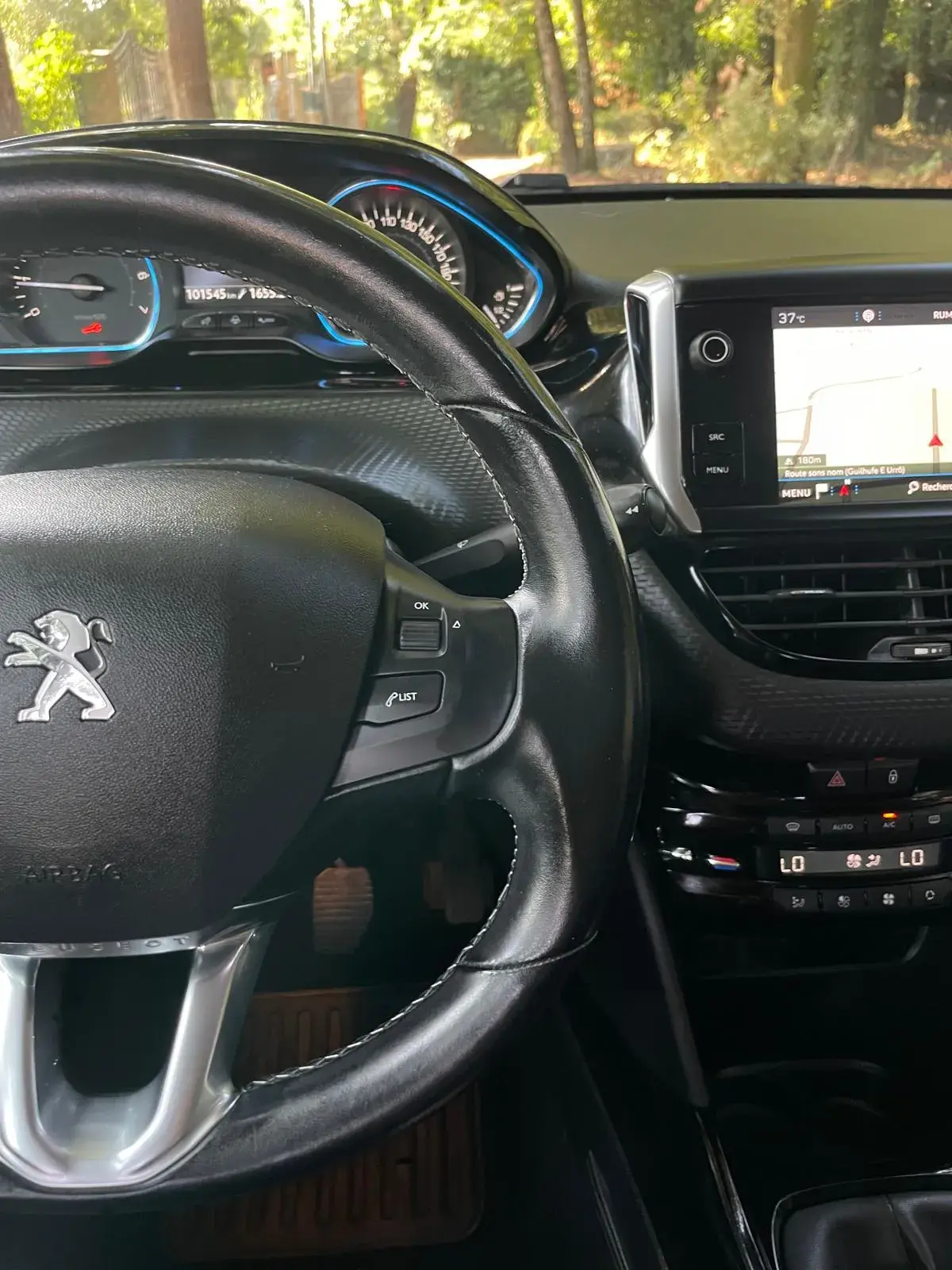 Peugeot 2008 1.2 PureTech Allure 14