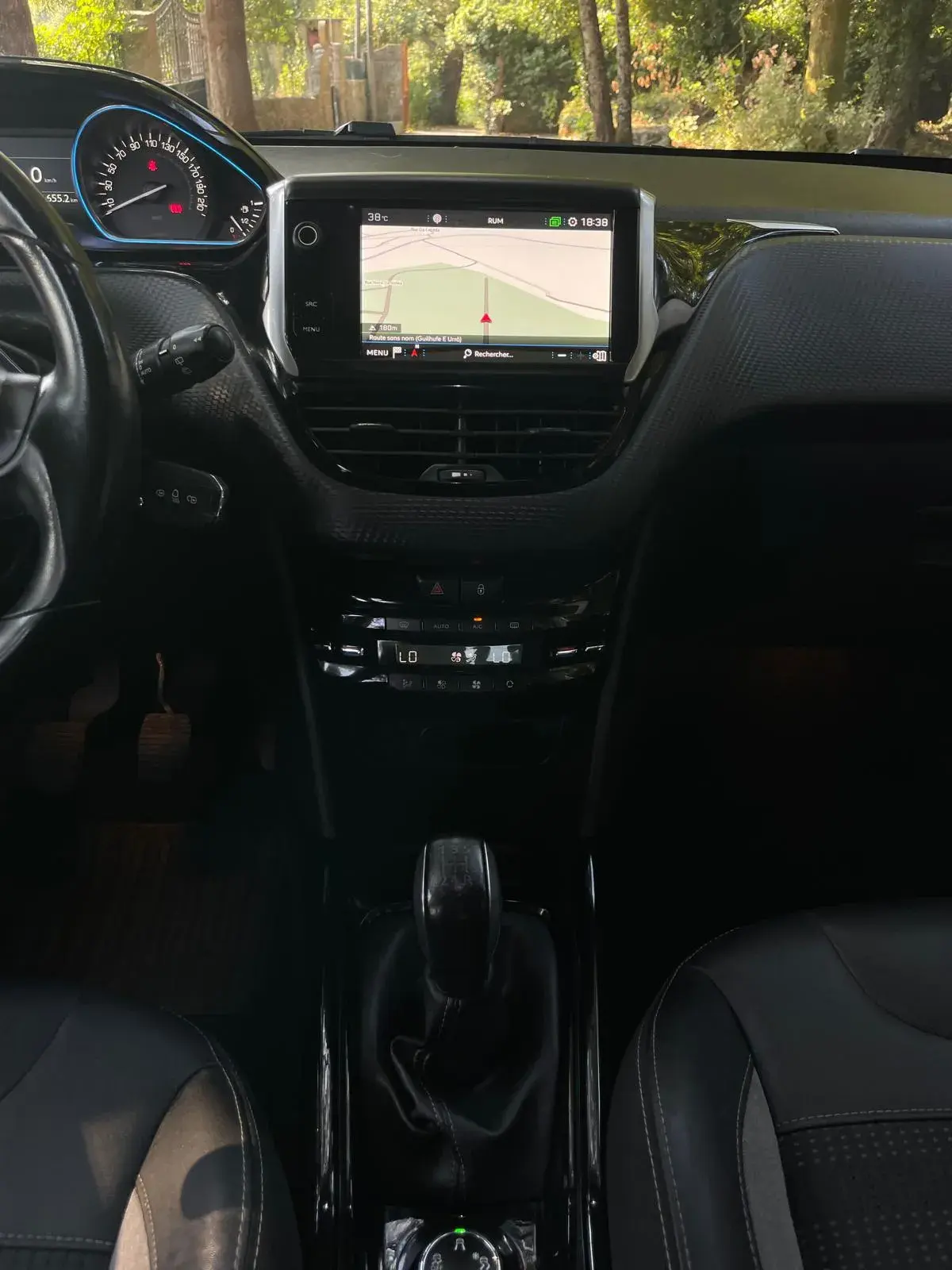 Peugeot 2008 1.2 PureTech Allure 15