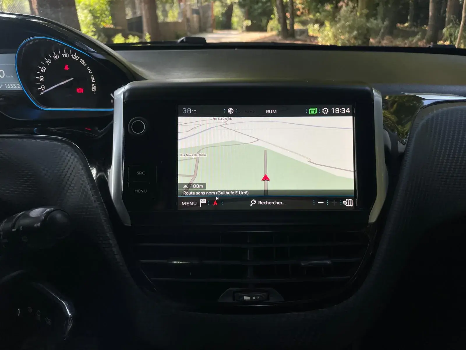 Peugeot 2008 1.2 PureTech Allure 19