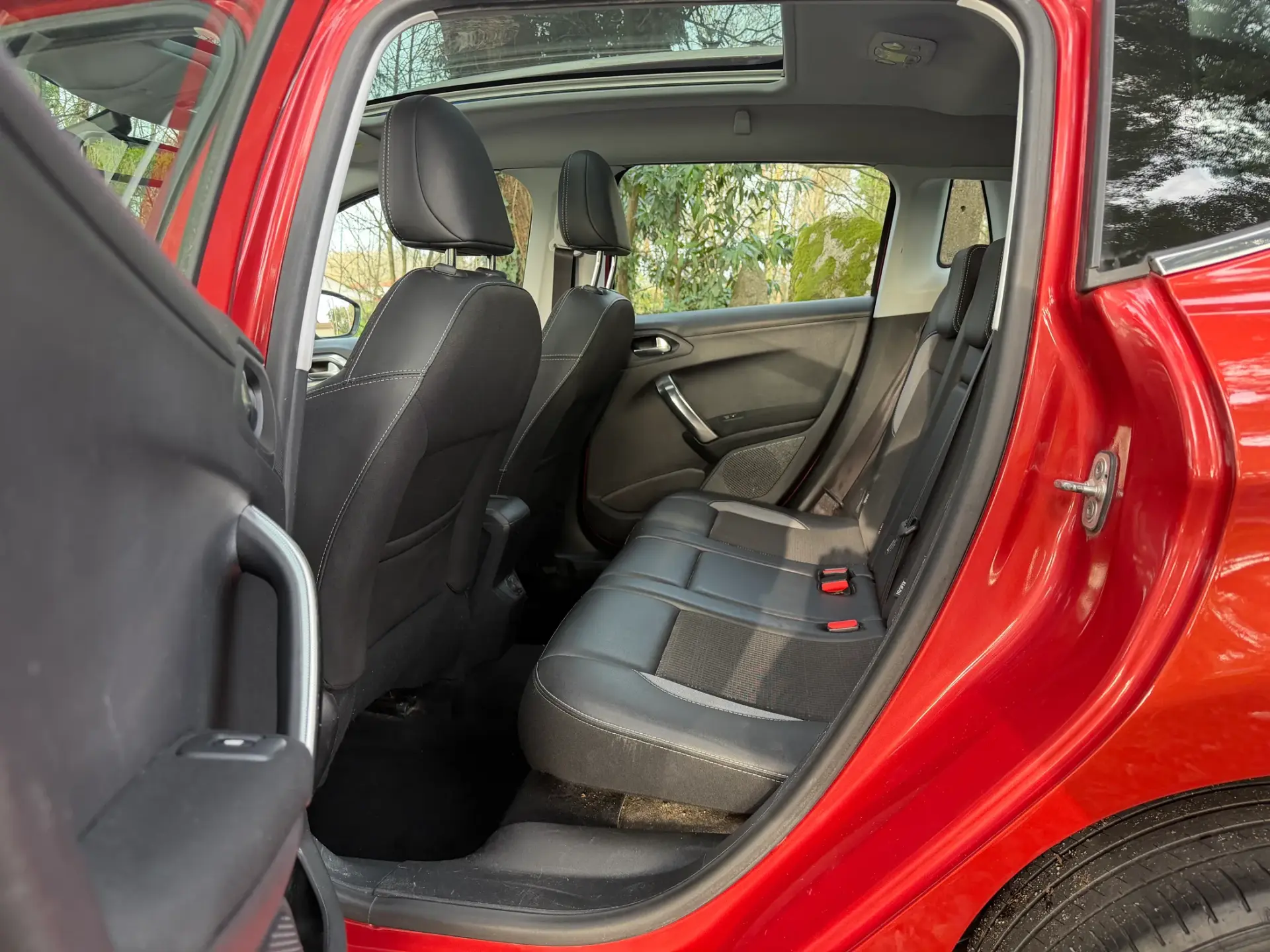 Peugeot 2008 1.2 PureTech Allure EAT6 12