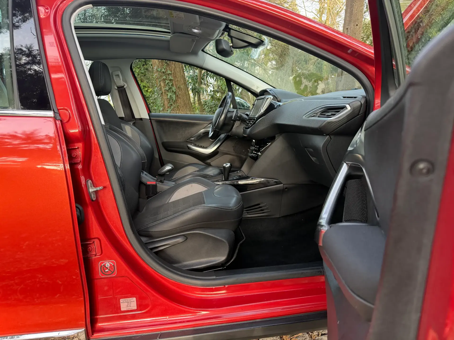 Peugeot 2008 1.2 PureTech Allure EAT6 14