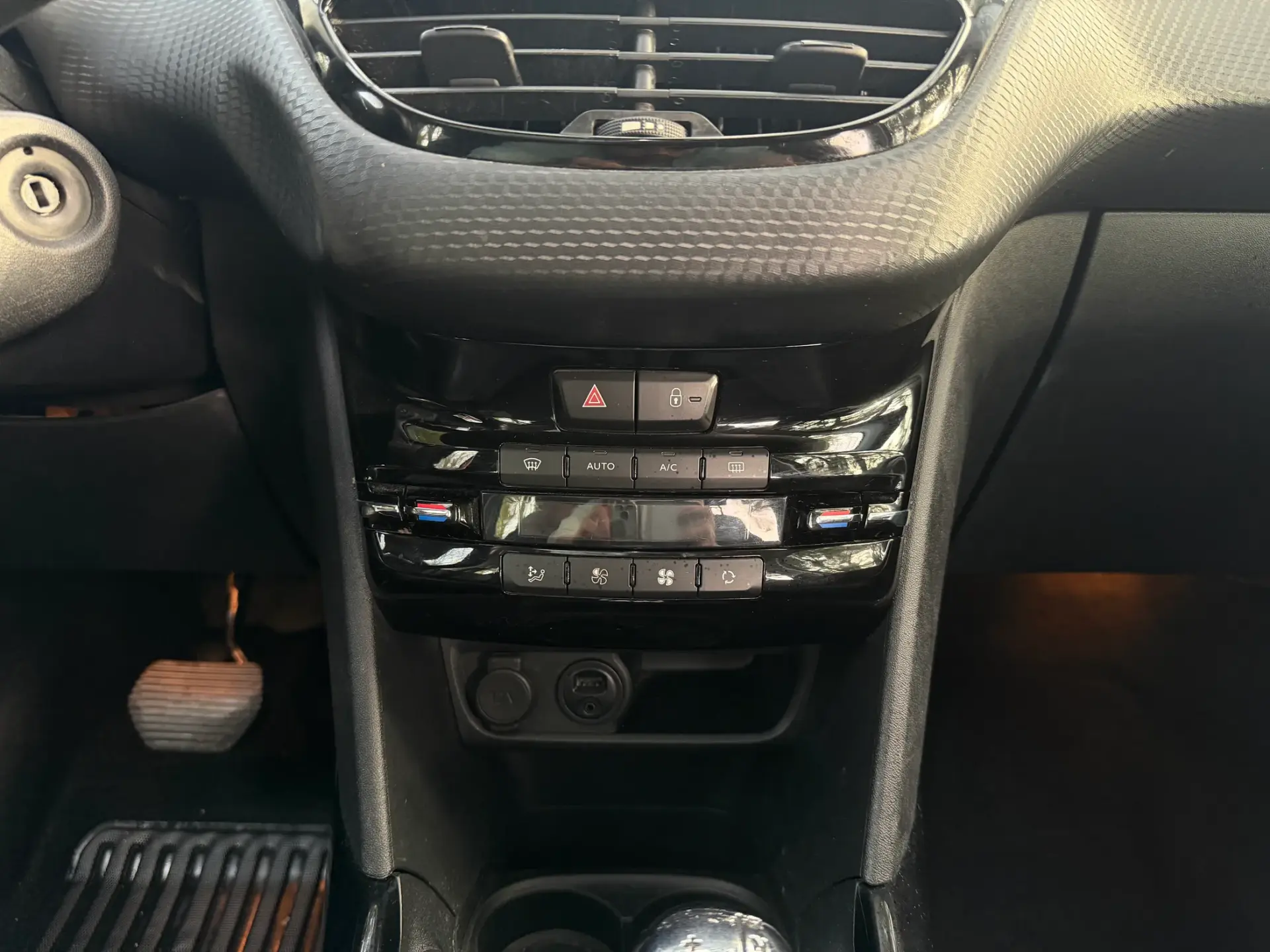 Peugeot 2008 1.2 PureTech Allure EAT6 20