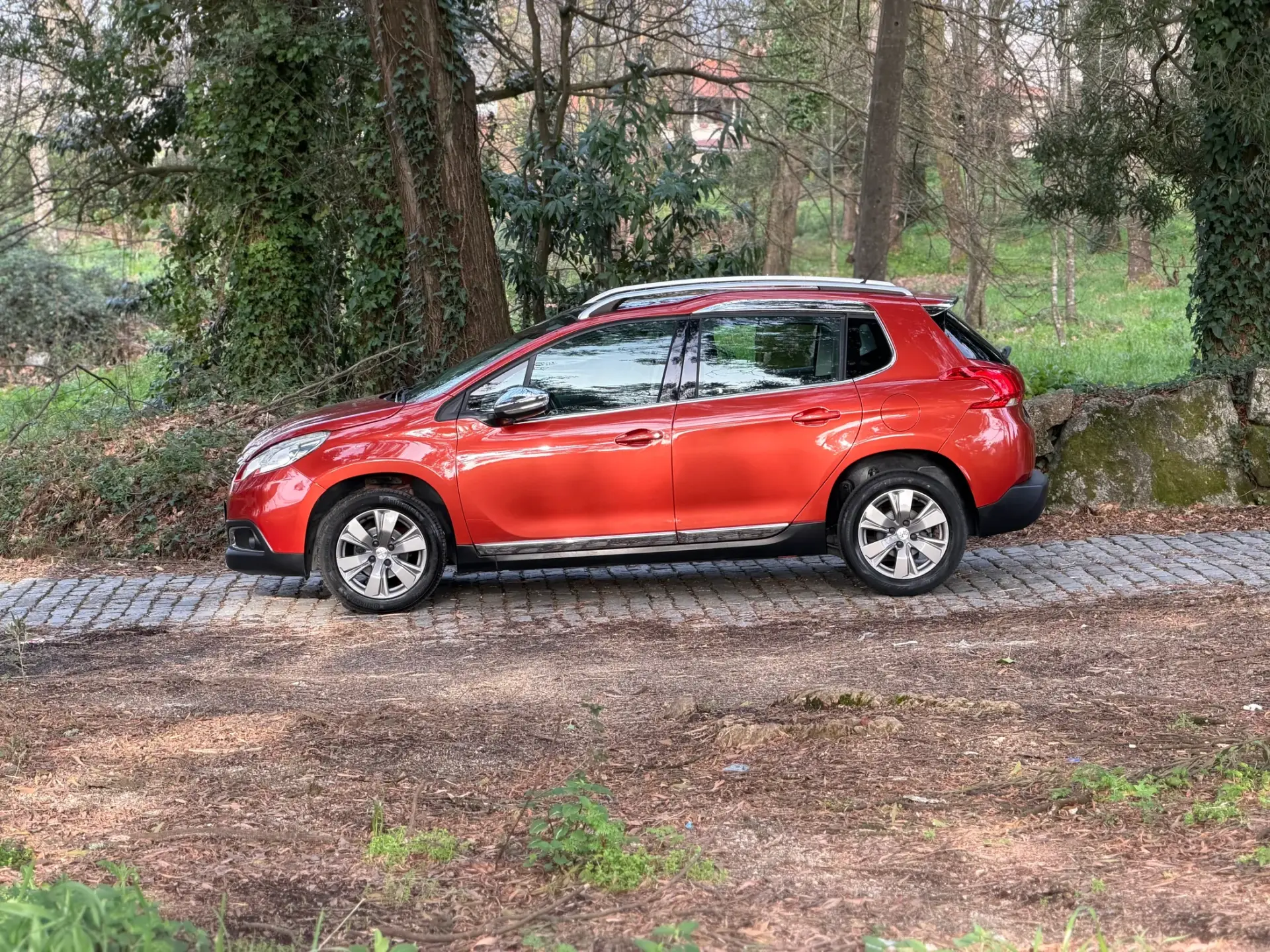 Peugeot 2008 1.2 PureTech Allure EAT6 34