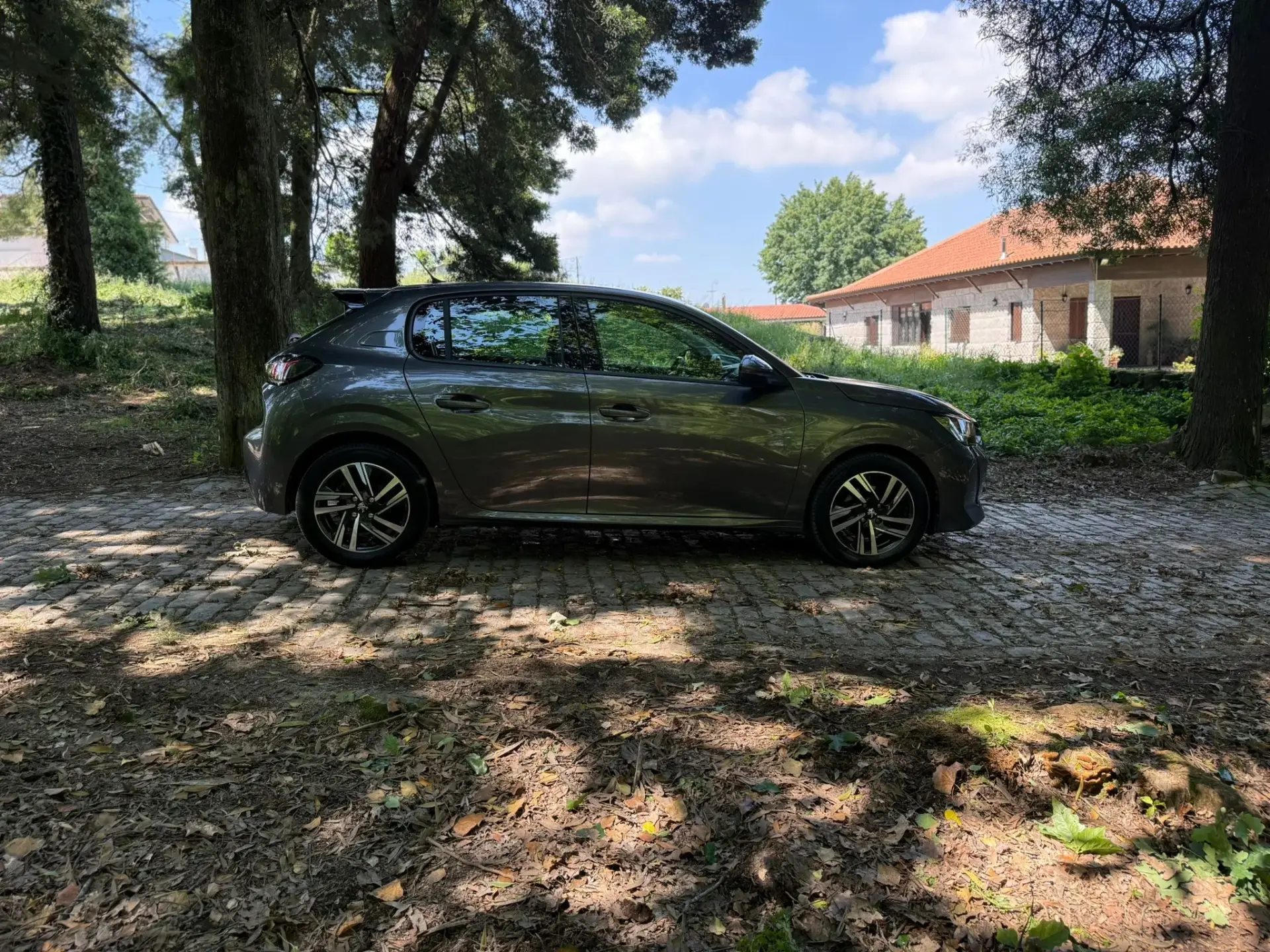 Peugeot 208 1.2 PureTech Allure Pack EAT8 4