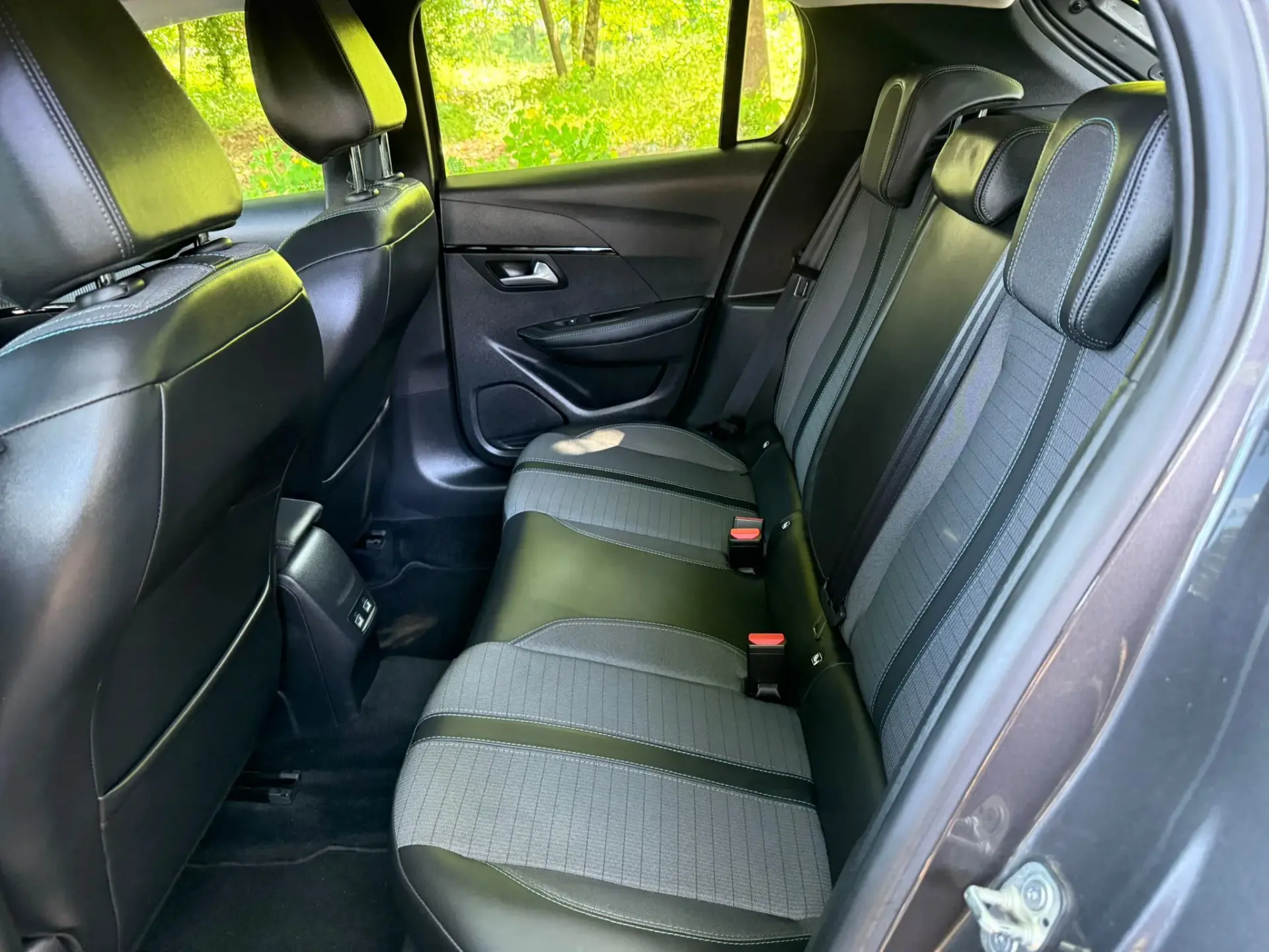 Peugeot 208 1.2 PureTech Allure Pack EAT8 23