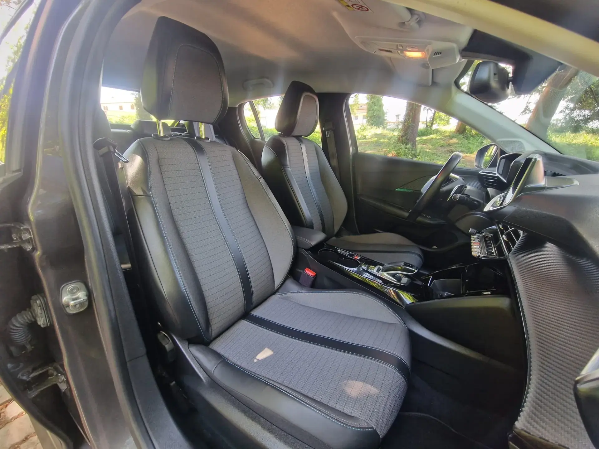 Peugeot 208 1.2 PureTech Allure Pack EAT8 31