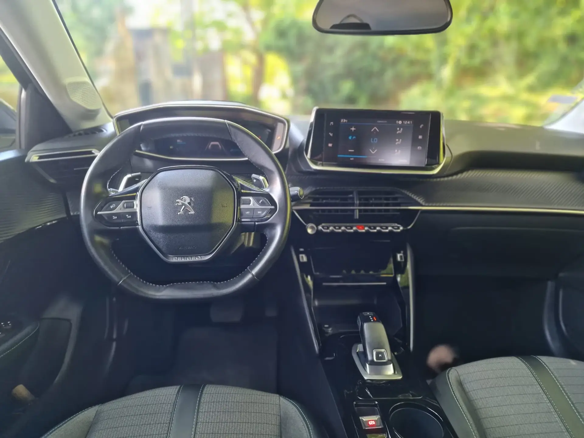 Peugeot 208 1.2 PureTech Allure Pack EAT8 37