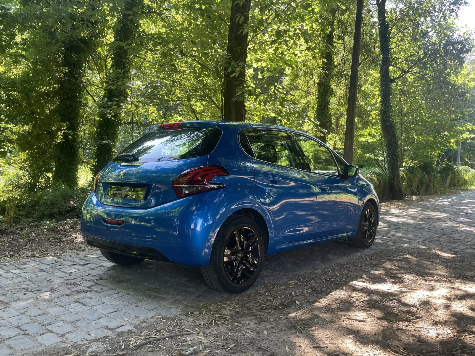 Peugeot 208 1.6 BlueHDi Allure 8