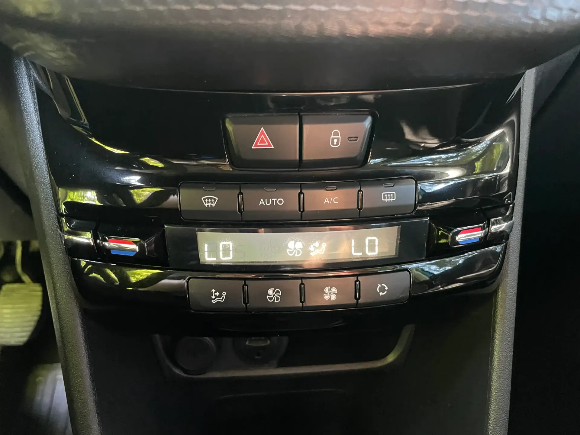 Peugeot 208 1.6 BlueHDi Allure 33