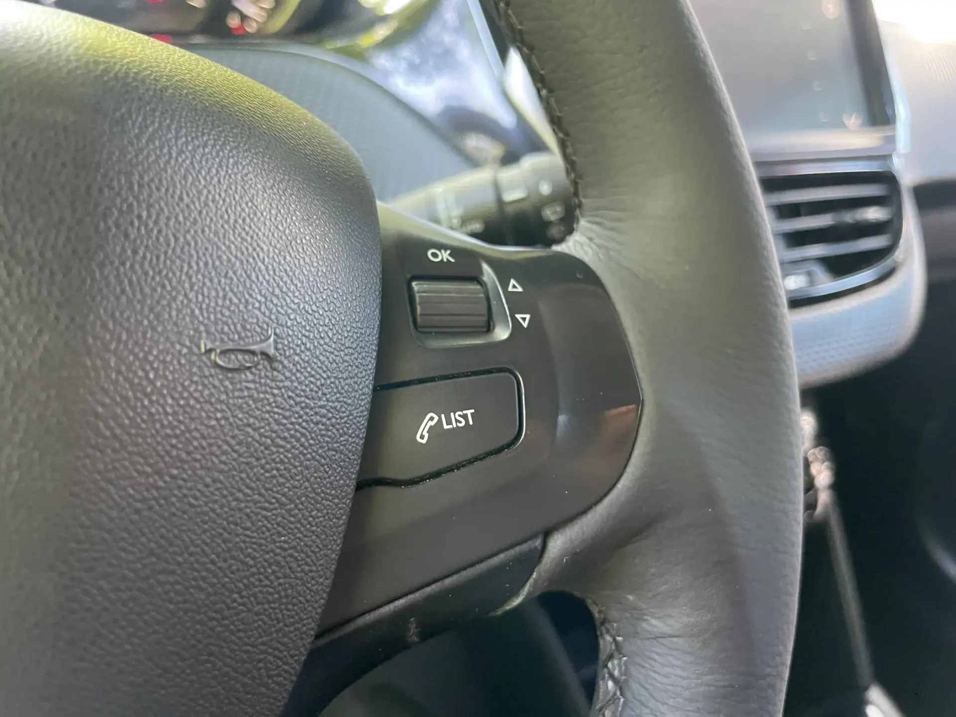 Peugeot 208 1.6 BlueHDi Allure 41