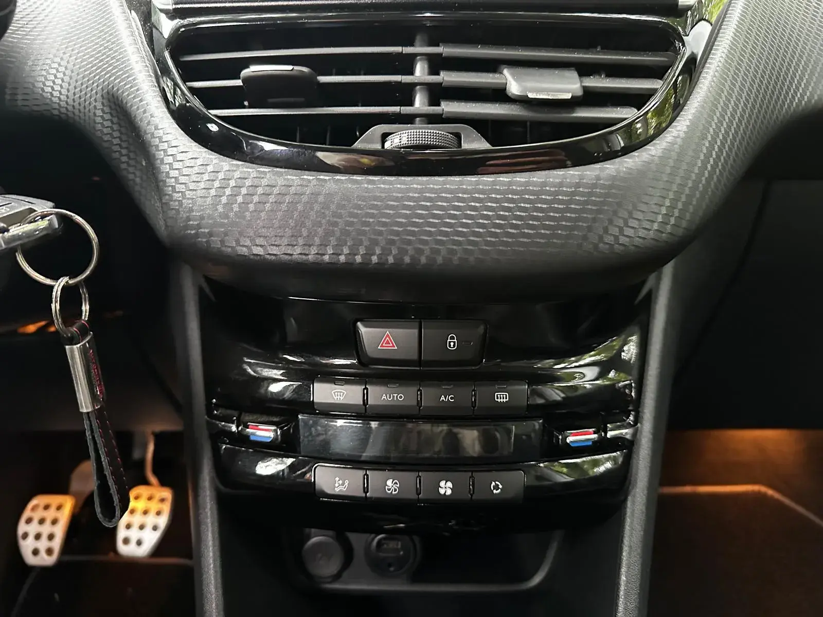 Peugeot 208 1.2 PureTech GT Line 22