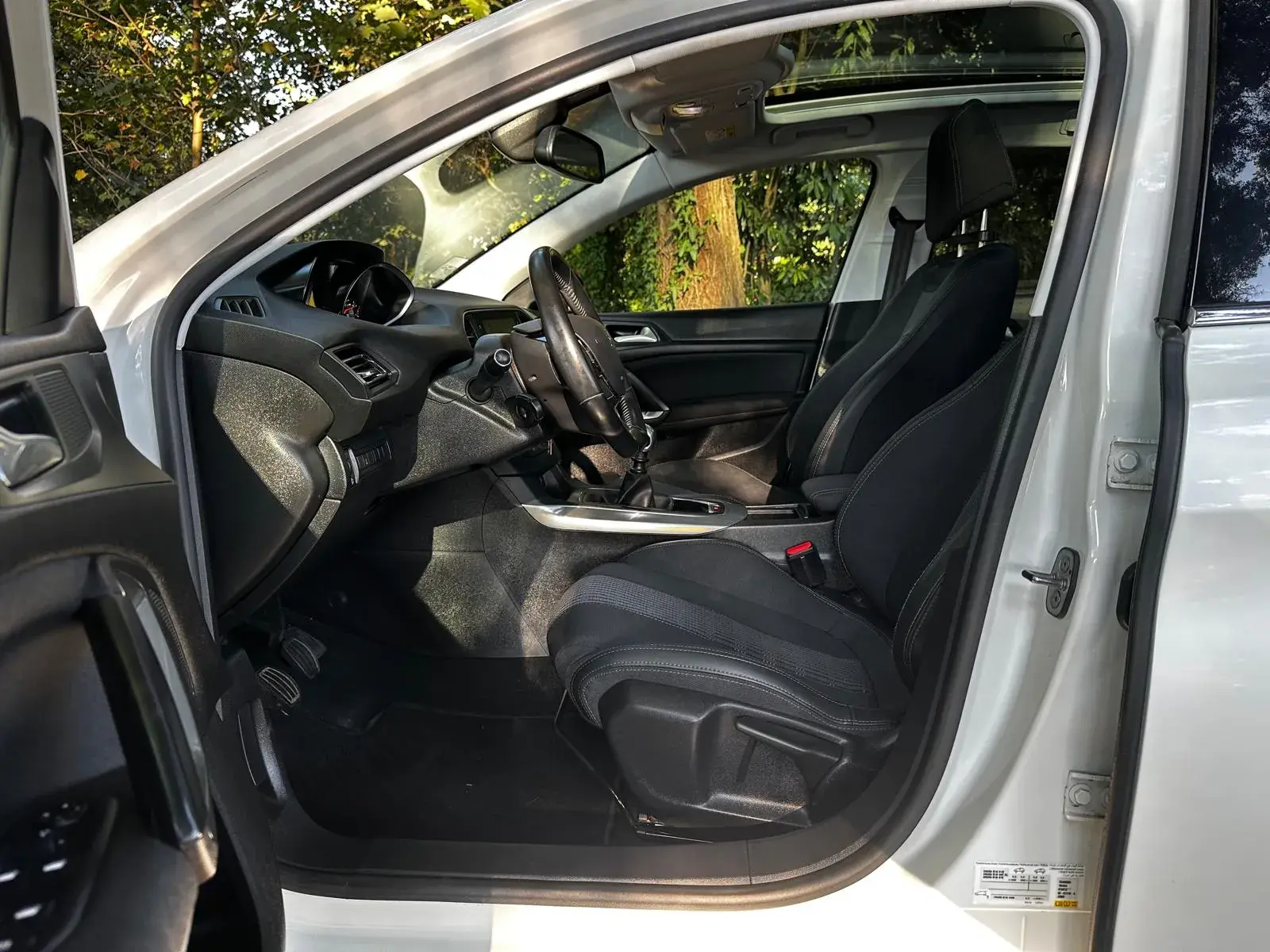 Peugeot 308 1.5 BlueHDi Allure 13