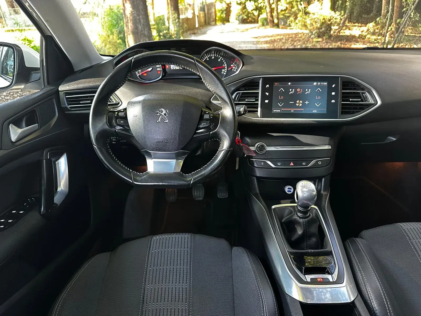 Peugeot 308 1.5 BlueHDi Allure 23