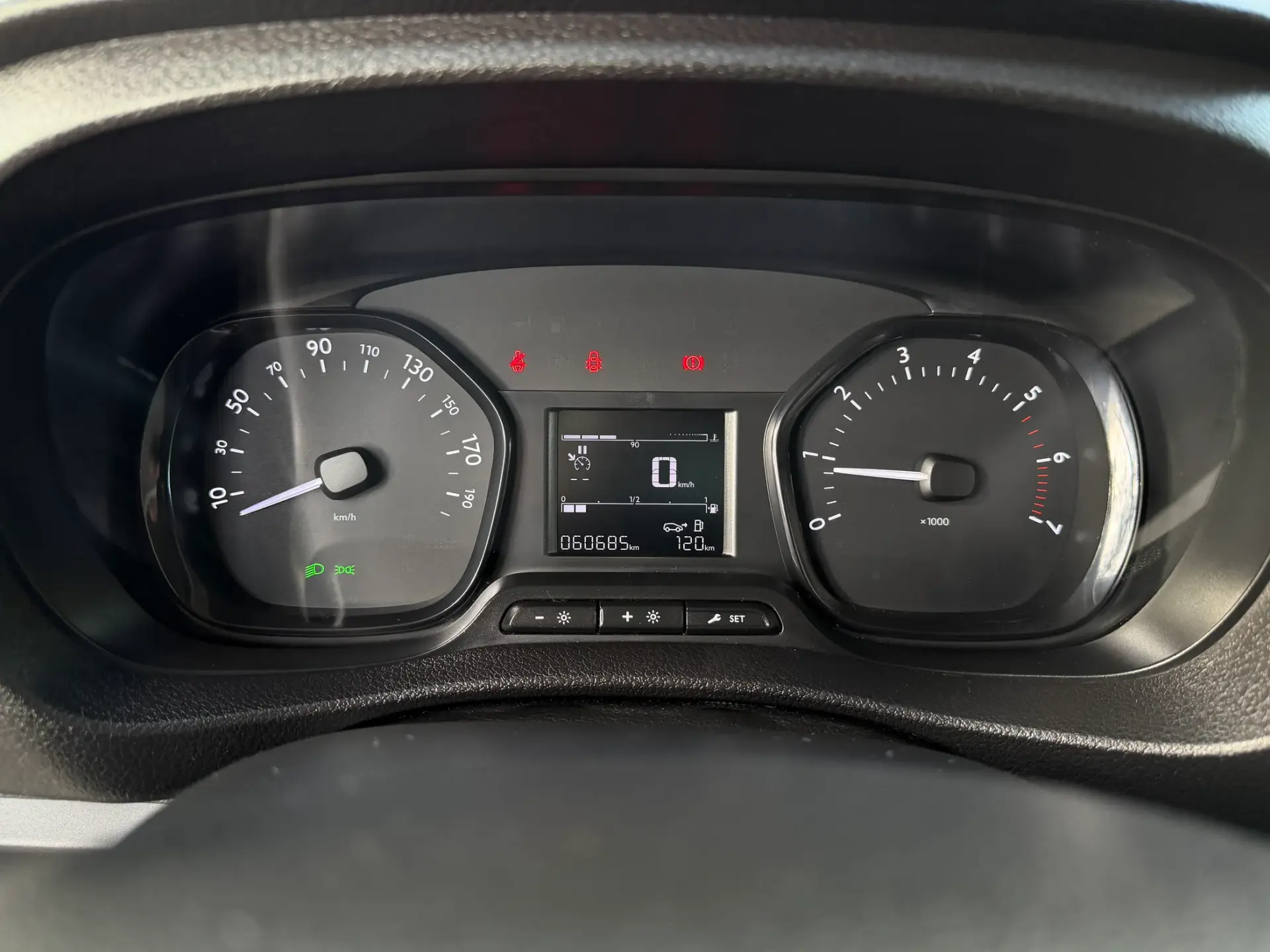 Peugeot Expert 1.5 BlueHDi L2H1 Semi-Vidrado 22