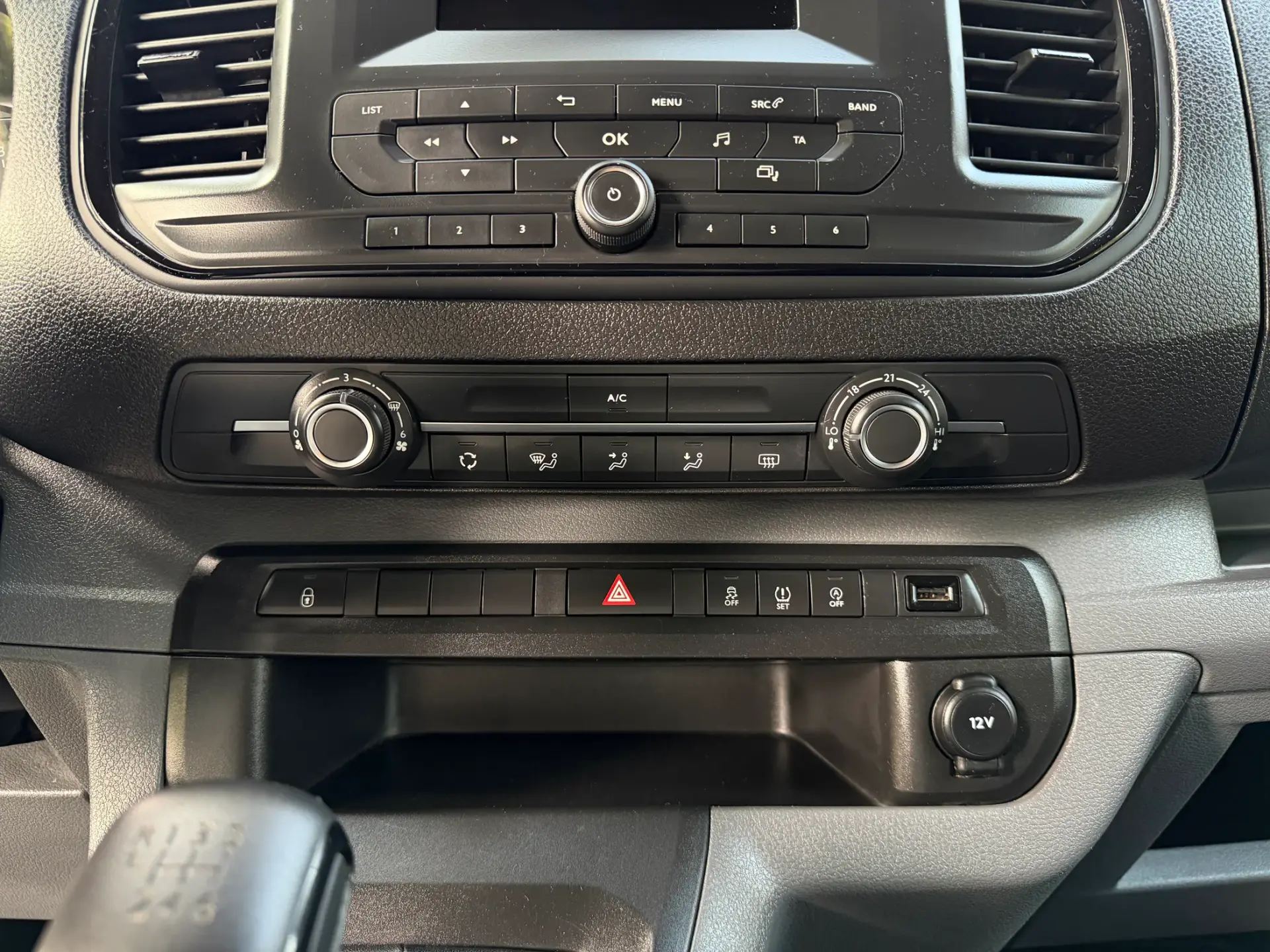 Peugeot Expert 1.5 BlueHDi L2H1 Semi-Vidrado 23