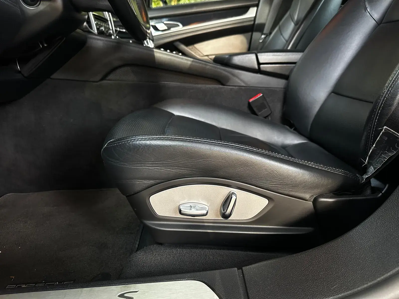 Porsche Panamera S PDK 28