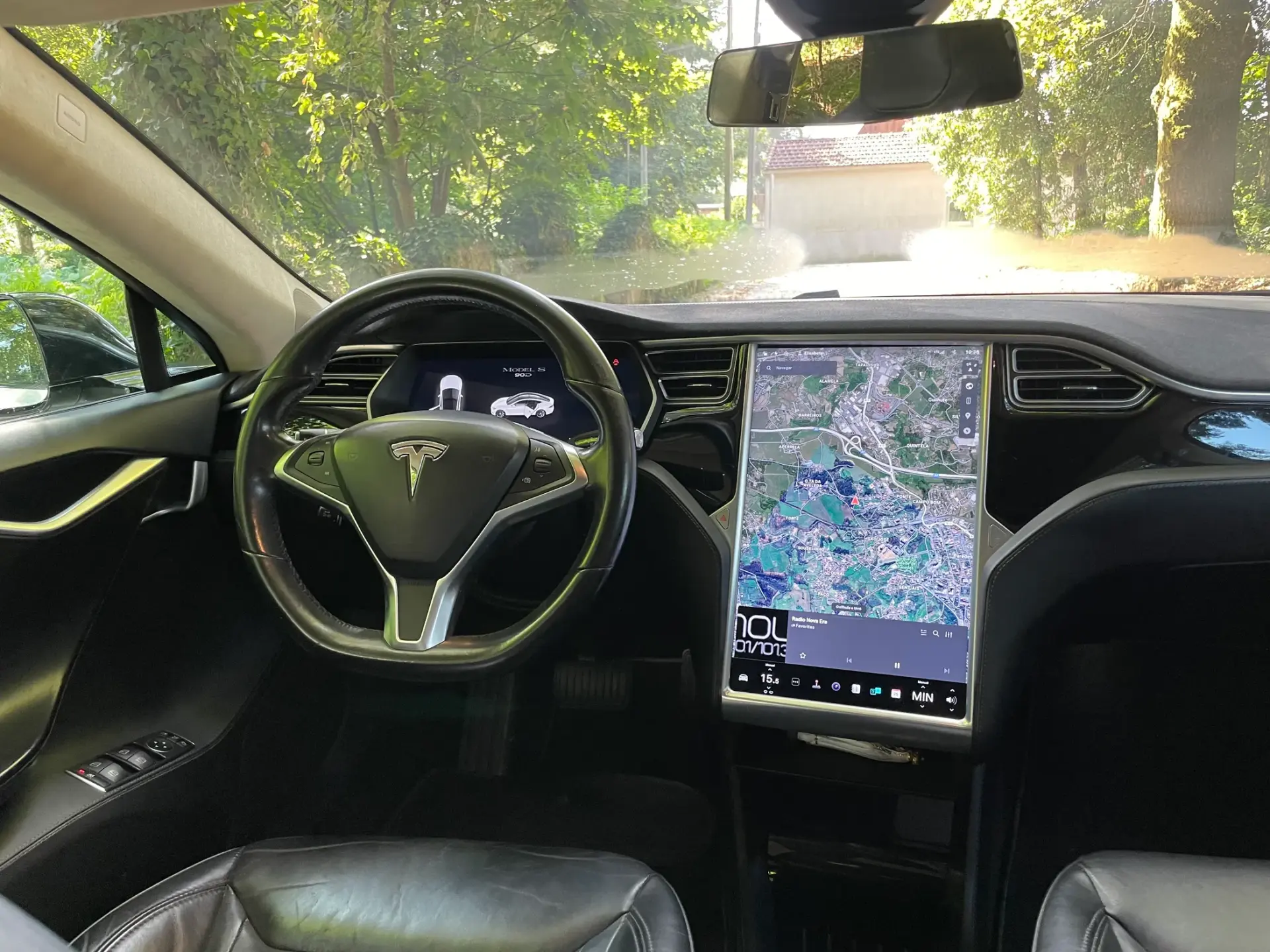 Tesla Model S 90D 26