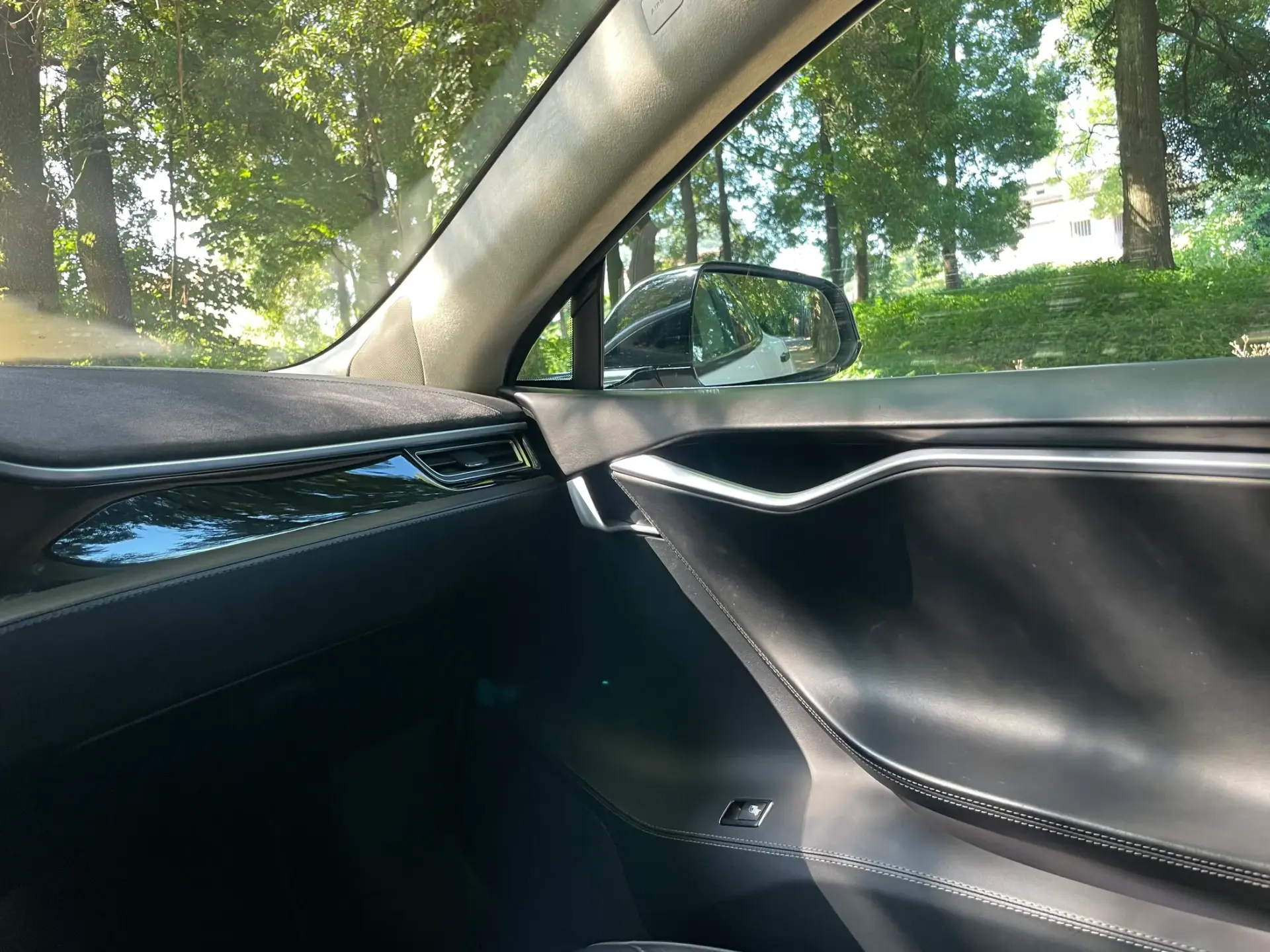 Tesla Model S 90D 28