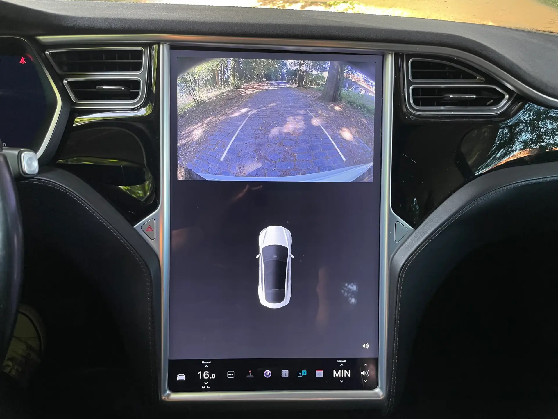 Tesla Model S 90D 32
