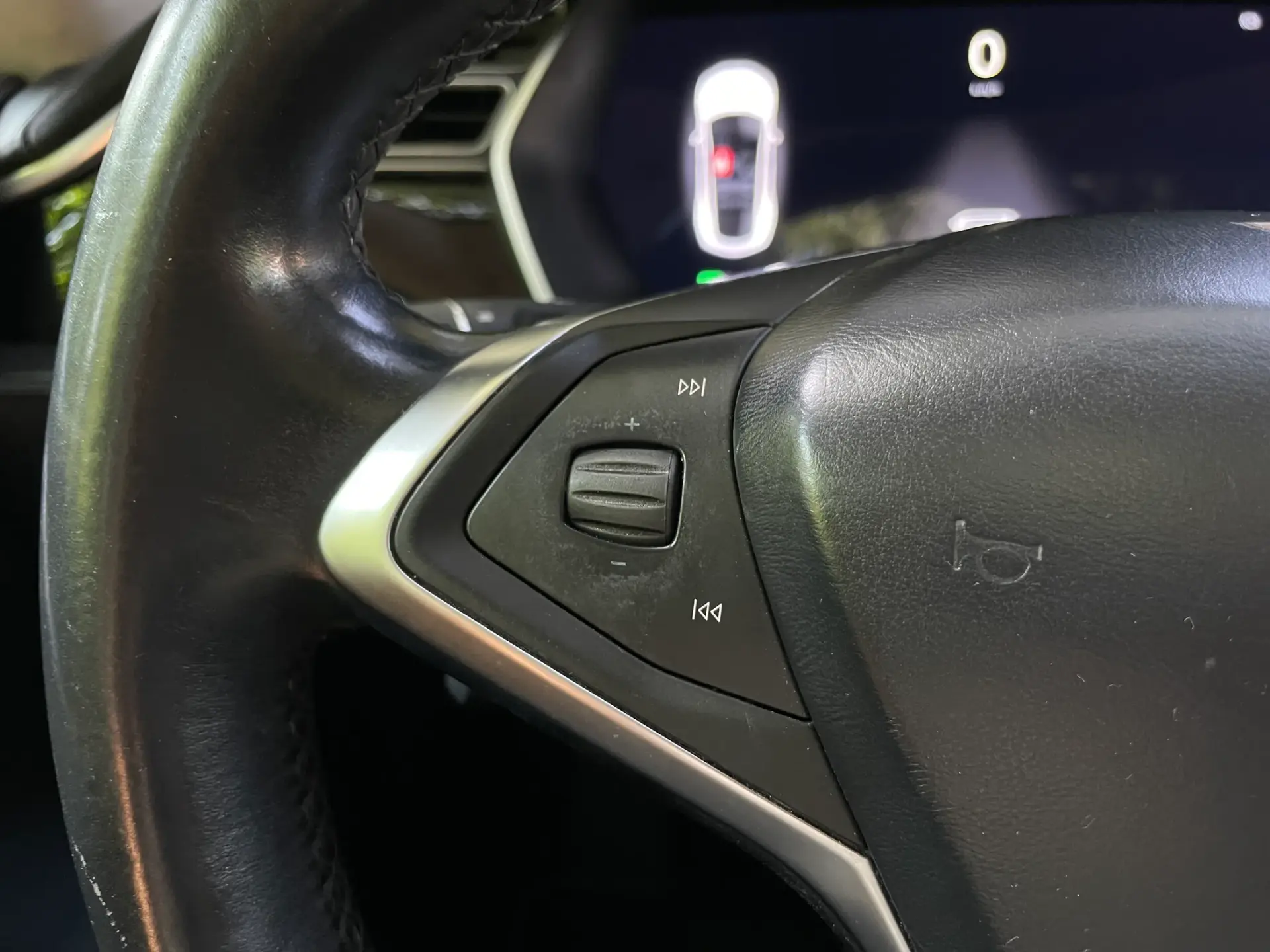 Tesla Model S 90D 36