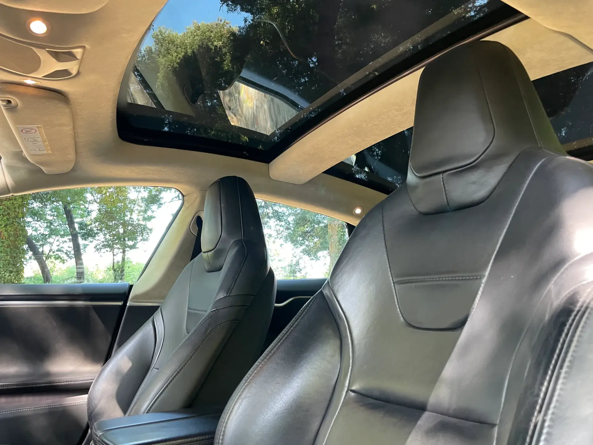 Tesla Model S 90D 43