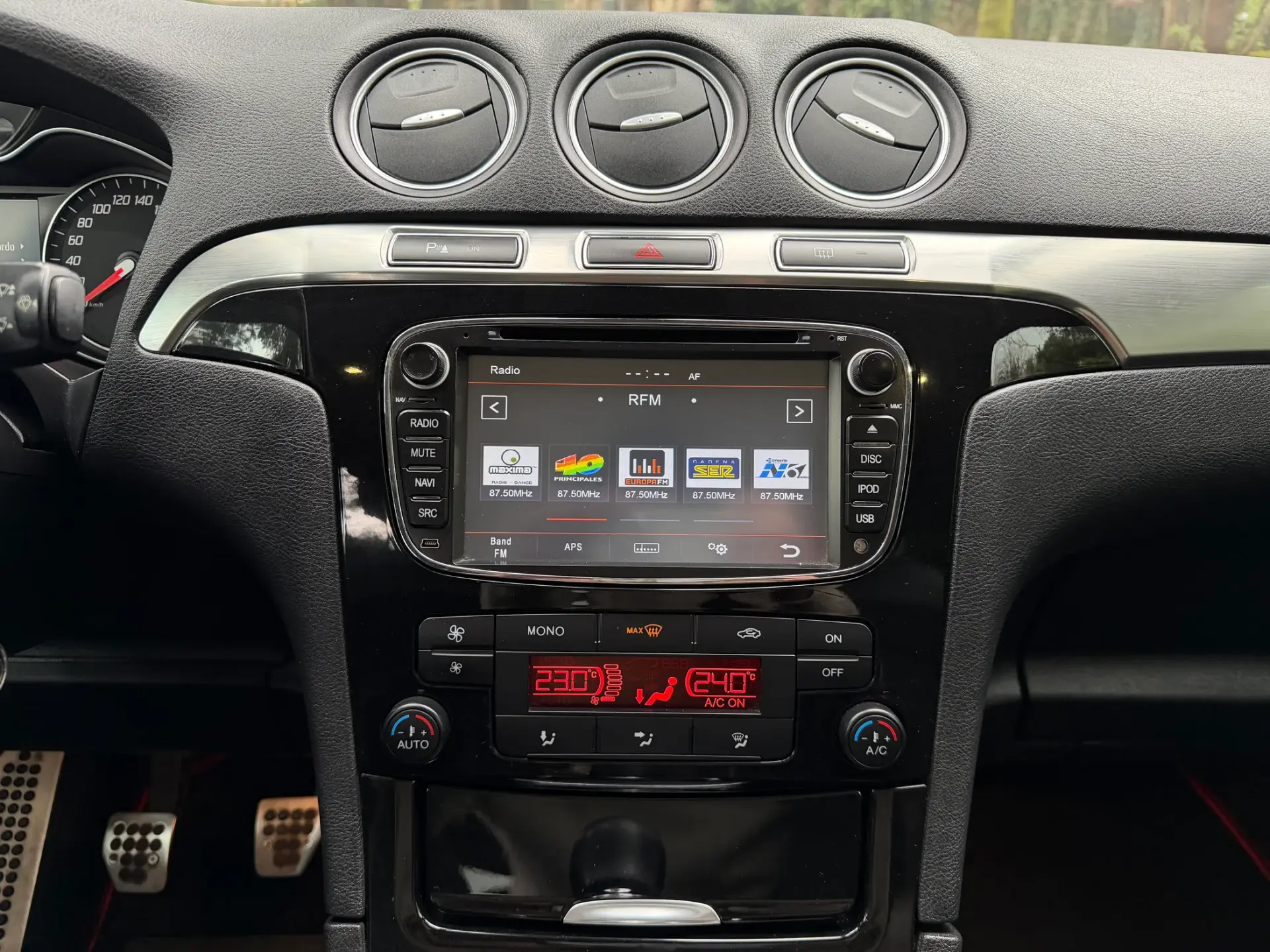 Ford S-Max 2.0 TDCi Titanium 7L 31