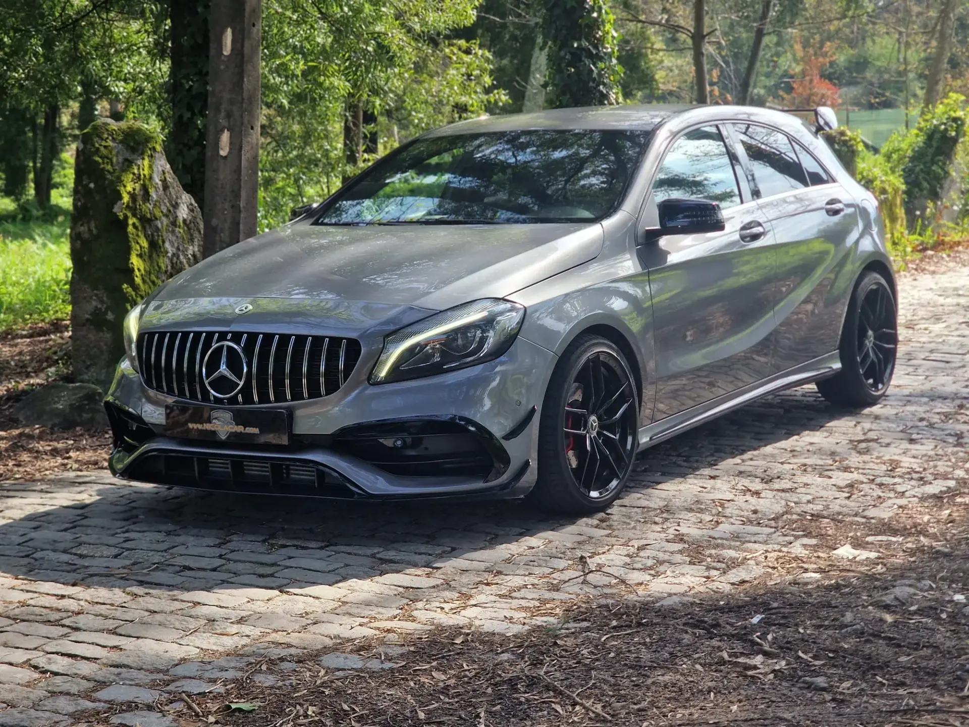 Mercedes-Benz A 180 d AMG Line 3
