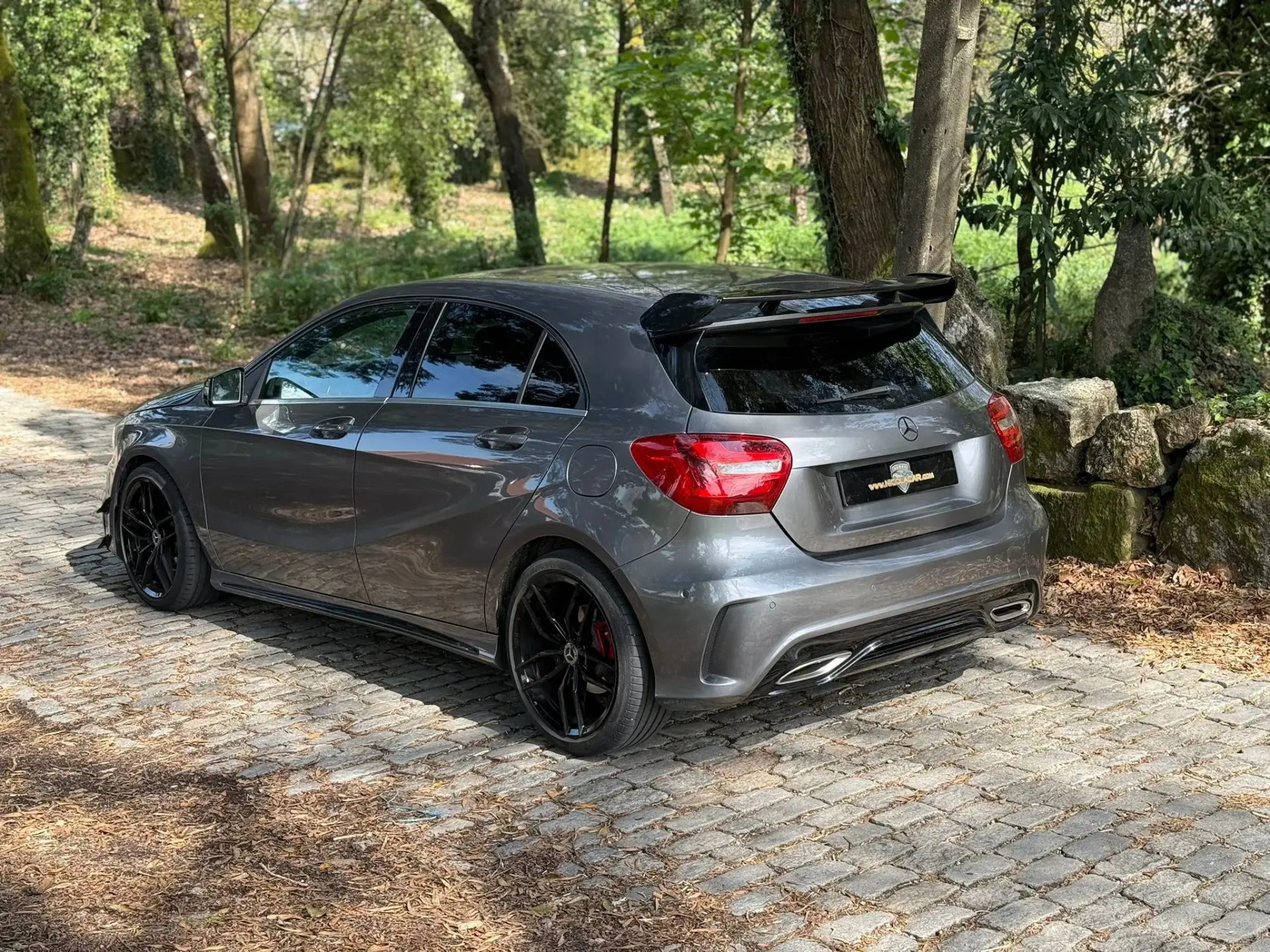 Mercedes-Benz A 180 d AMG Line 4
