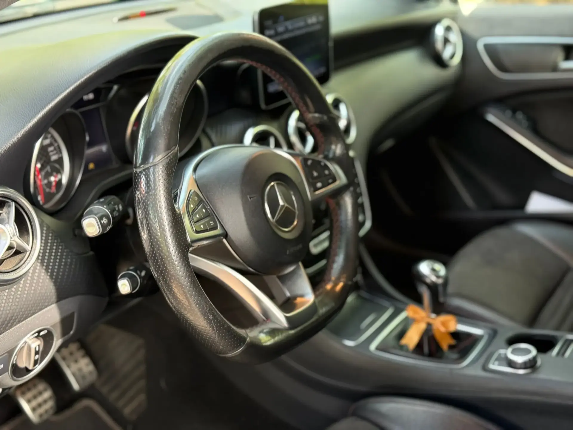 Mercedes-Benz A 180 d AMG Line 13